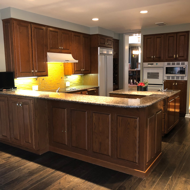 Custom Kitchen Cabinets and Granite Counter Tops