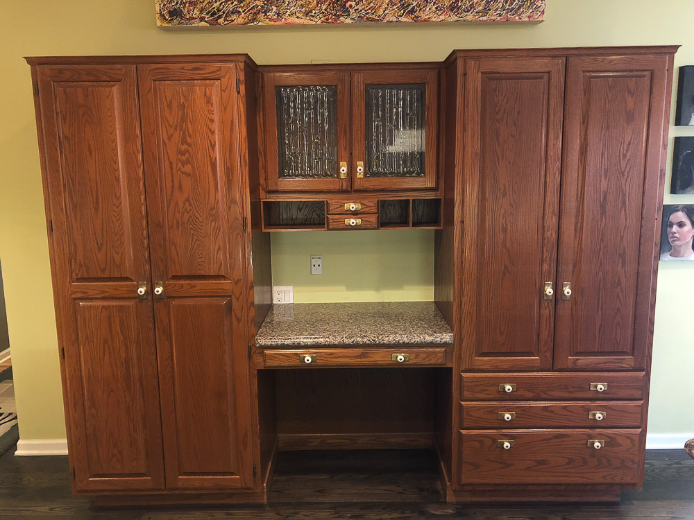 Custom Kitchen Cabinets and Granite Counter Tops