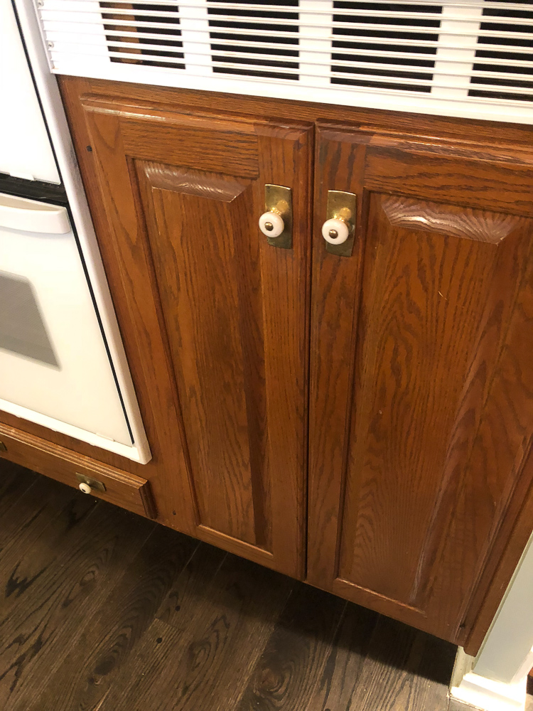 Custom Kitchen Cabinets and Granite Counter Tops