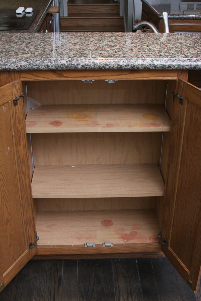 Custom Kitchen Cabinets and Granite Counter Tops