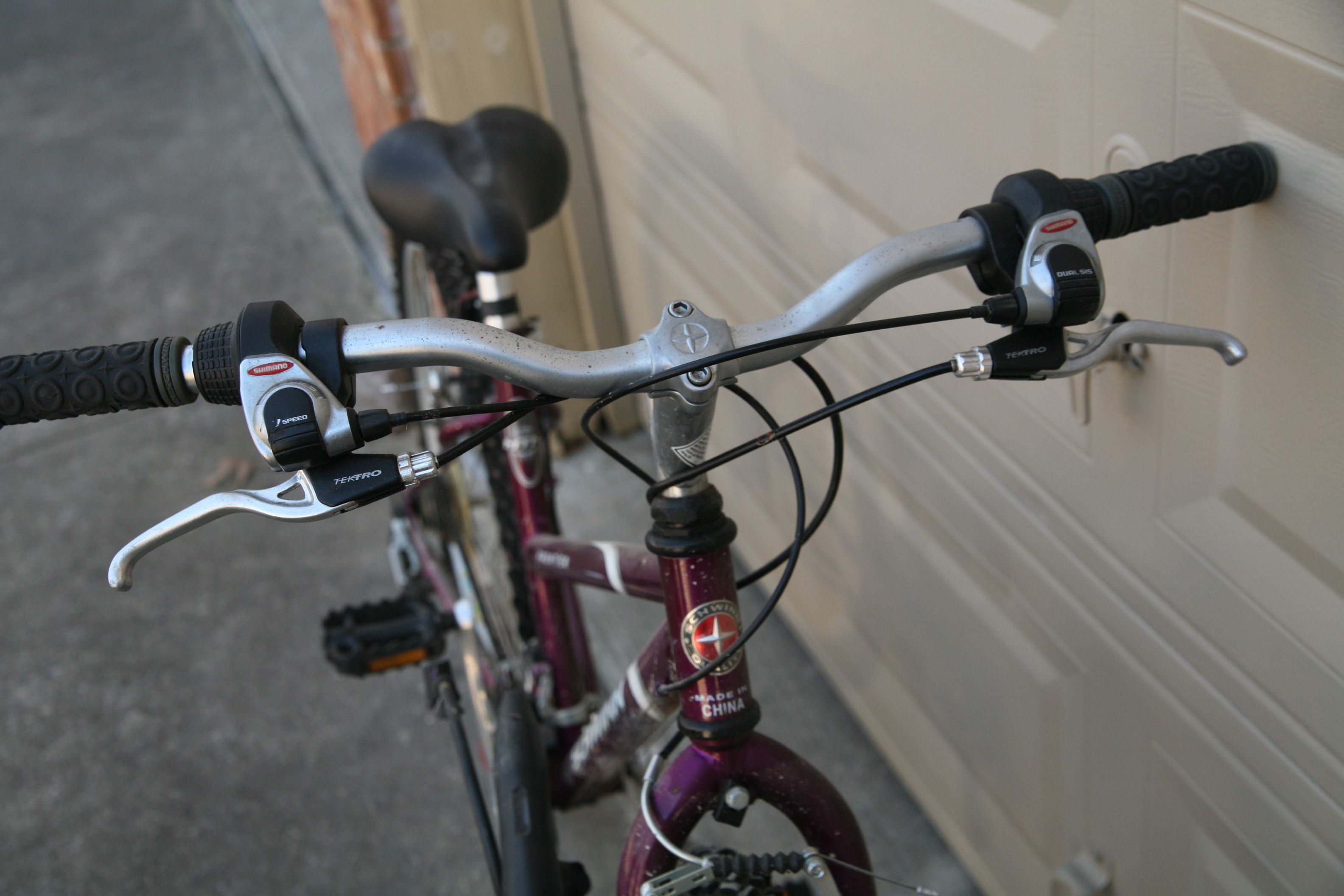 Schwinn "Frontier" Women's Hybrid Bicycle