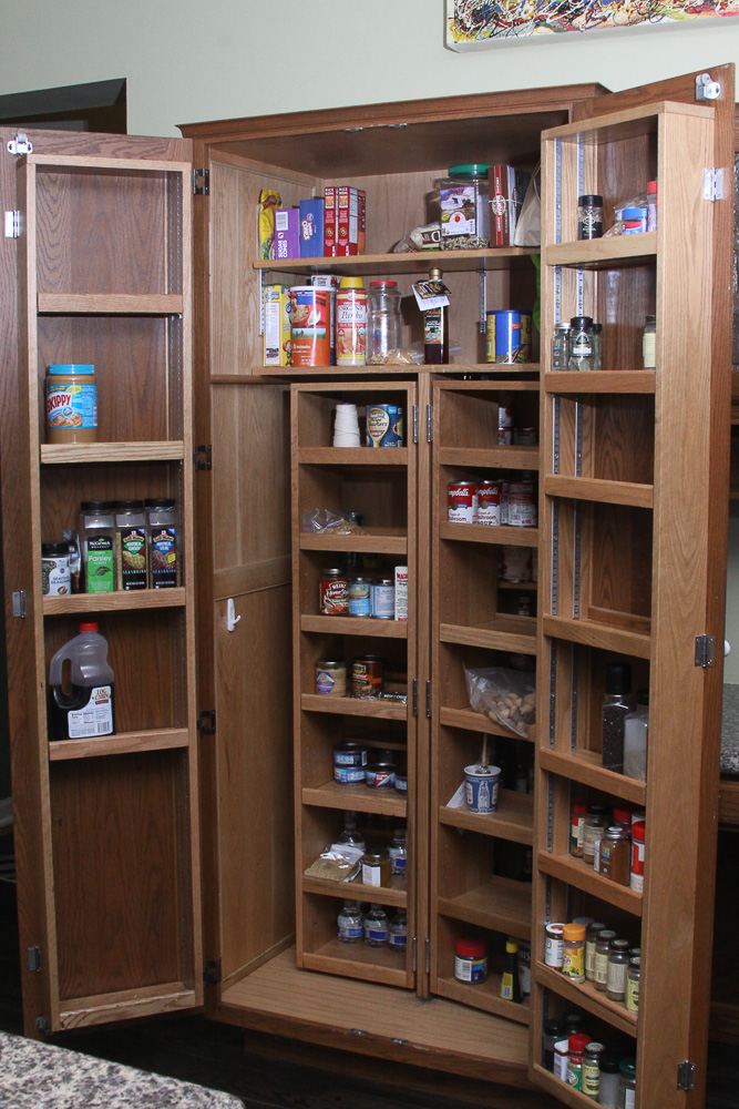 Custom Kitchen Cabinets and Granite Counter Tops