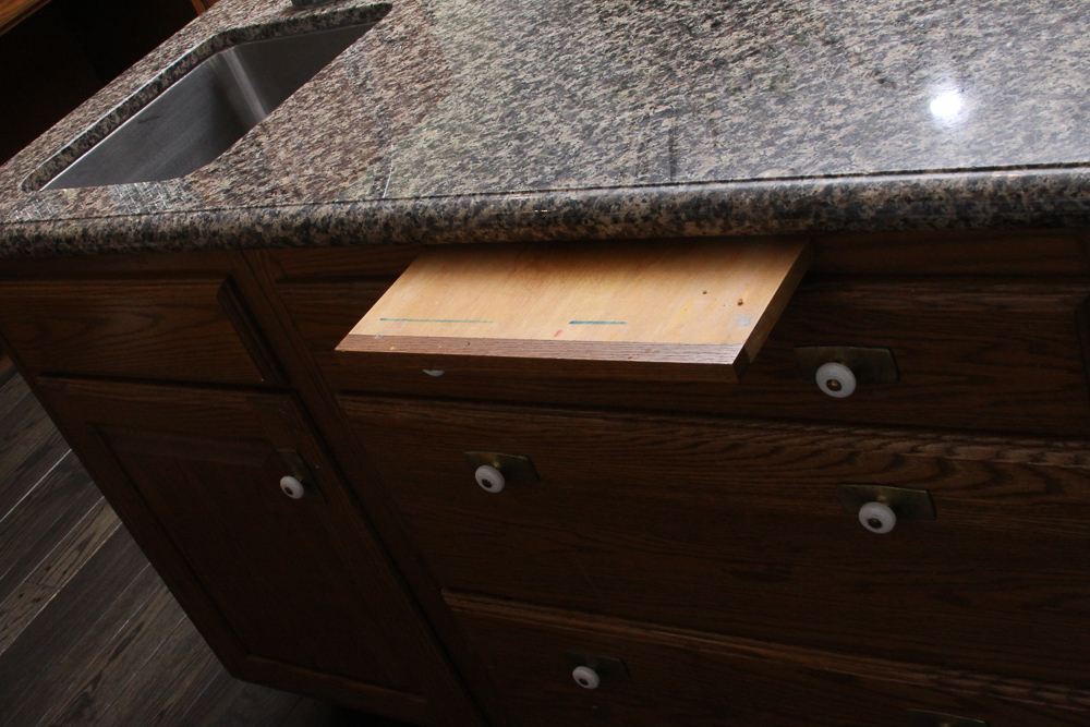 Custom Kitchen Cabinets and Granite Counter Tops