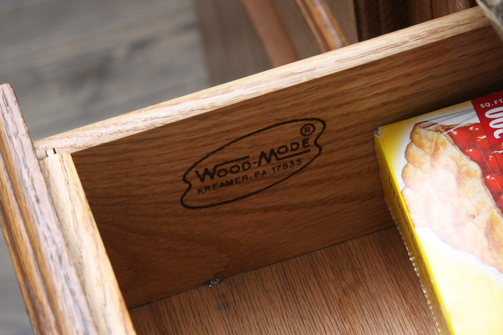 Custom Kitchen Cabinets and Granite Counter Tops