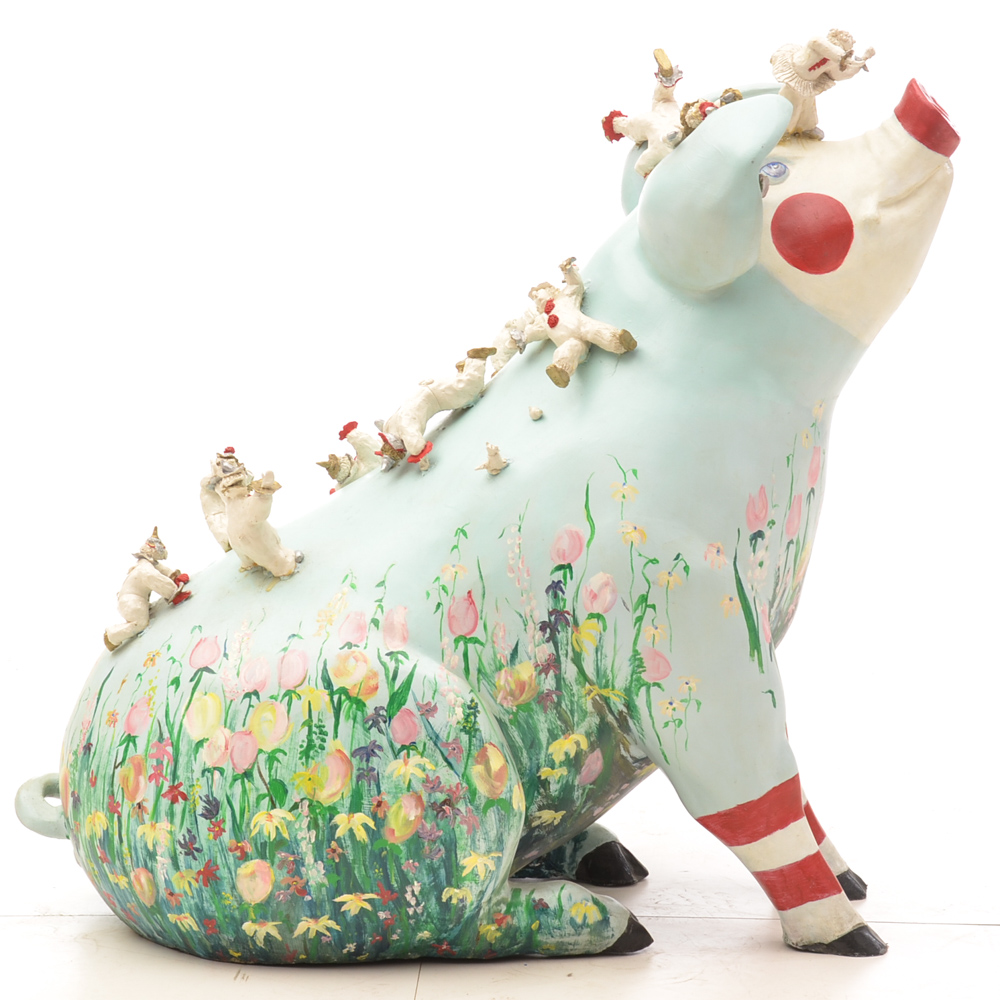 Cincinnati's "Big Pig Gig" Sitting Pig Sculpture