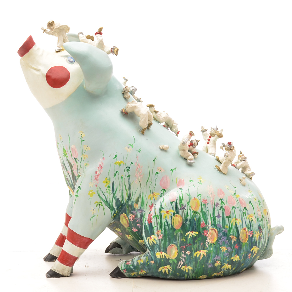 Cincinnati's "Big Pig Gig" Sitting Pig Sculpture