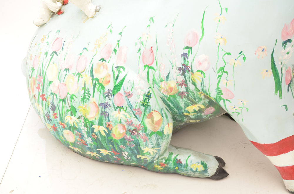 Cincinnati's "Big Pig Gig" Sitting Pig Sculpture