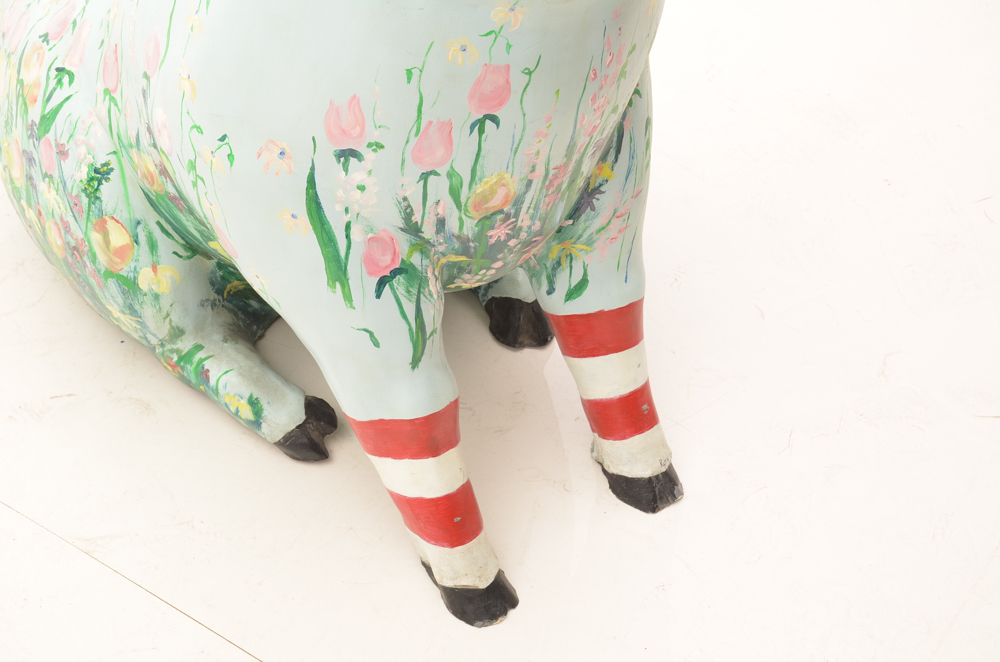 Cincinnati's "Big Pig Gig" Sitting Pig Sculpture