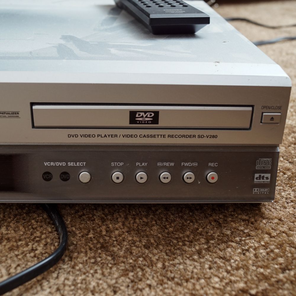 Phillips Television, Toshiba HD DVD Player/VCR