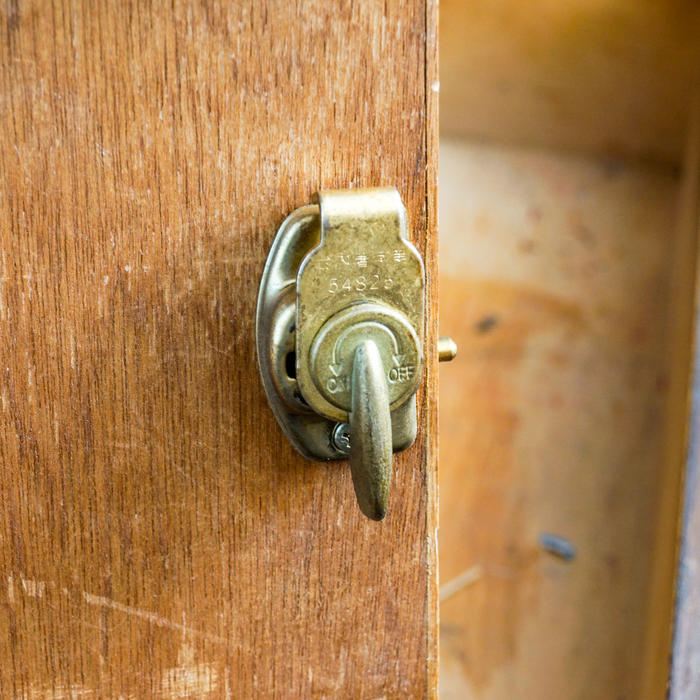 Vintage Oak Dining Table with Rolling Armchairs