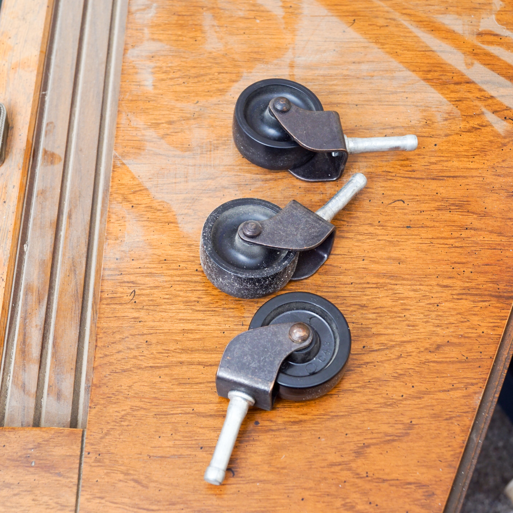 Vintage 1960s Magnavox Astro-Sonic "Flamenco" Record Player Console