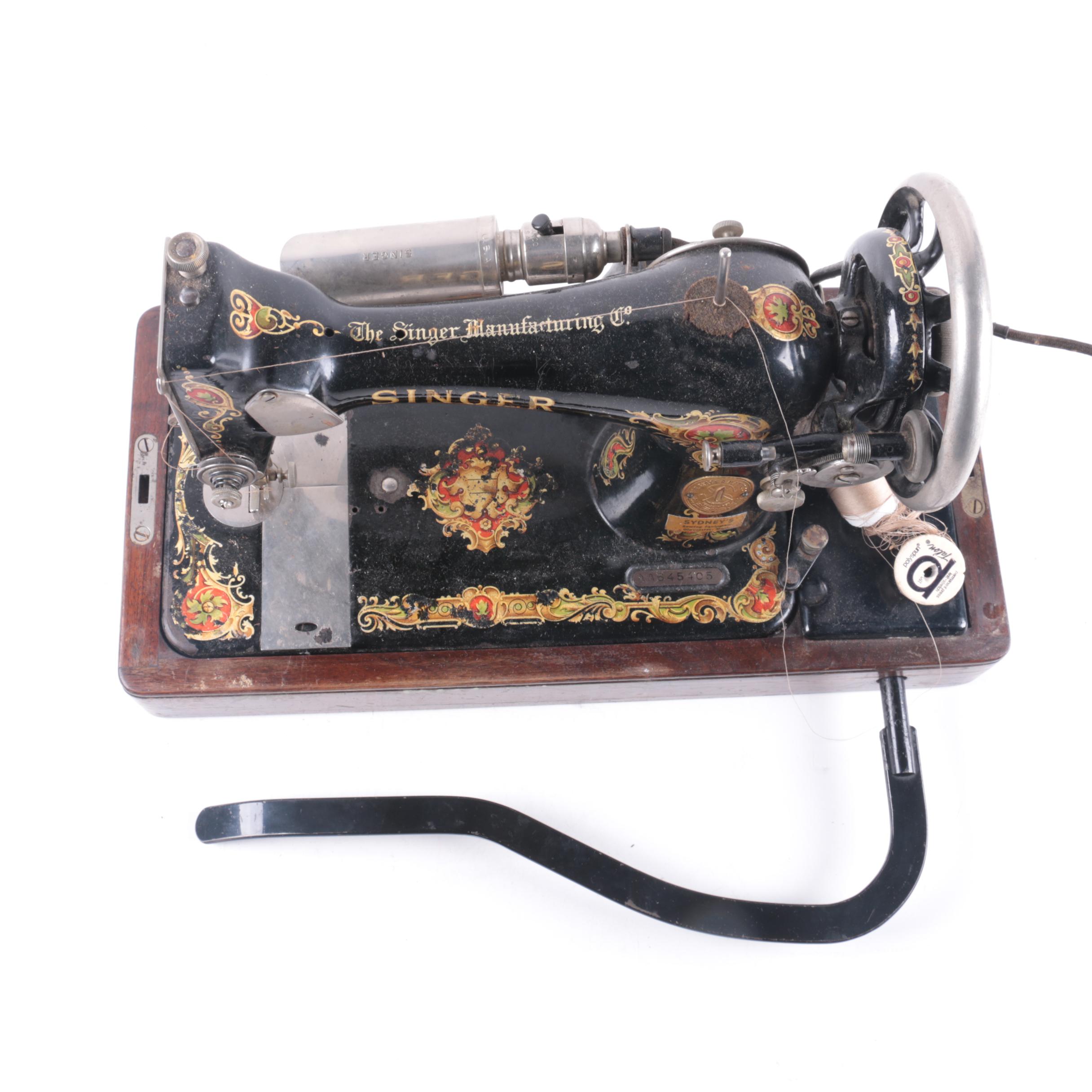 1925 Singer Sewing Machine, Manual And Accessories