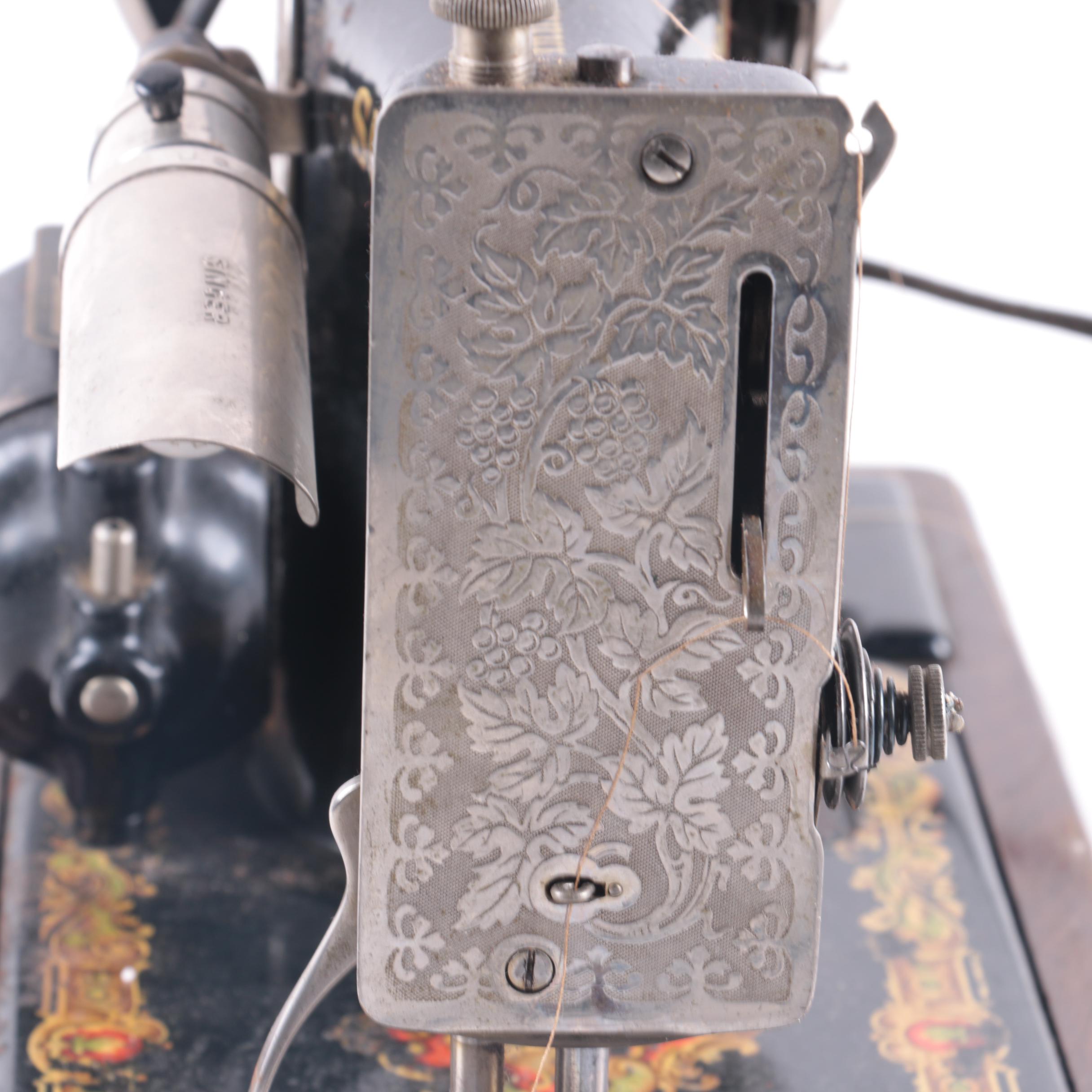 1925 Singer Sewing Machine, Manual And Accessories