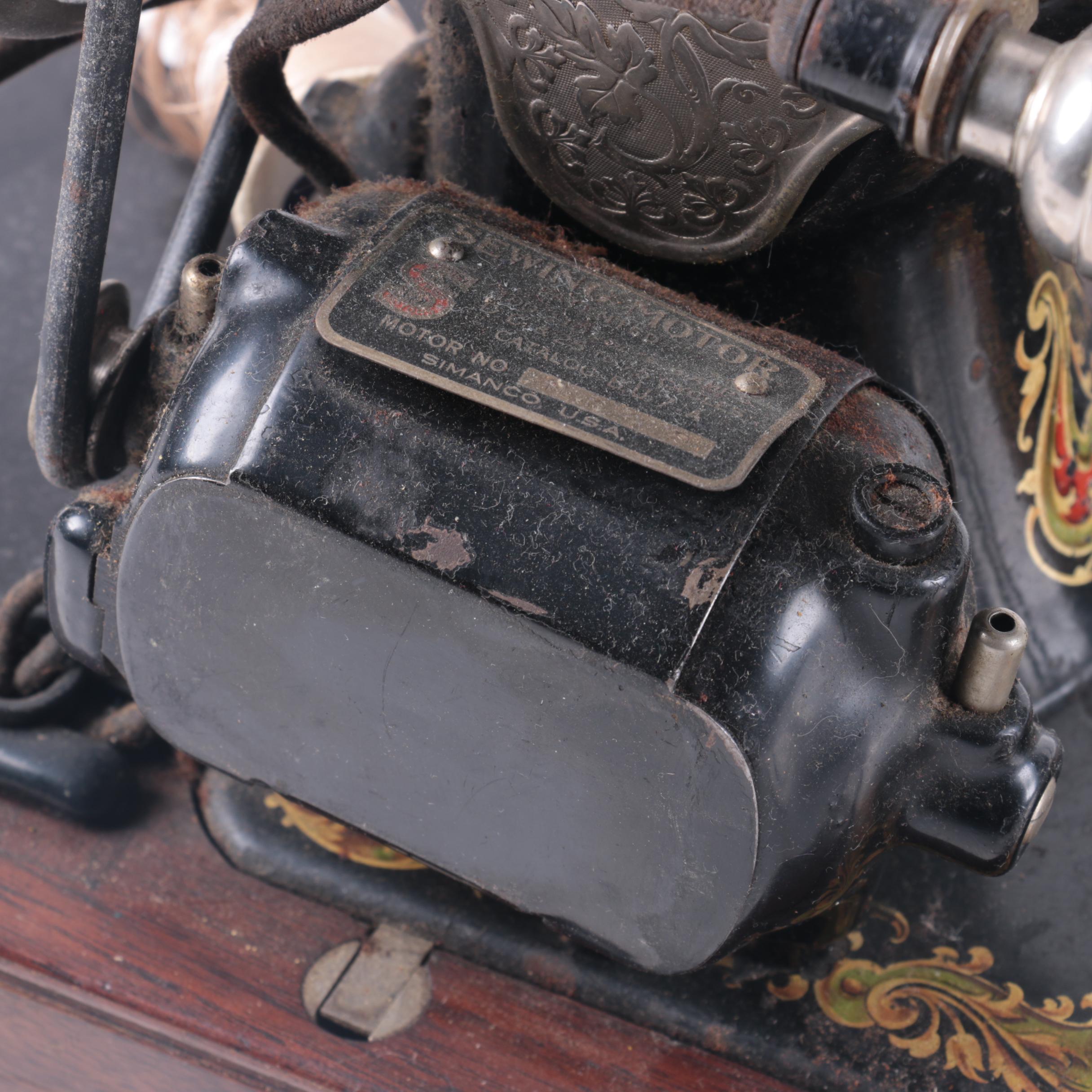 1925 Singer Sewing Machine, Manual And Accessories
