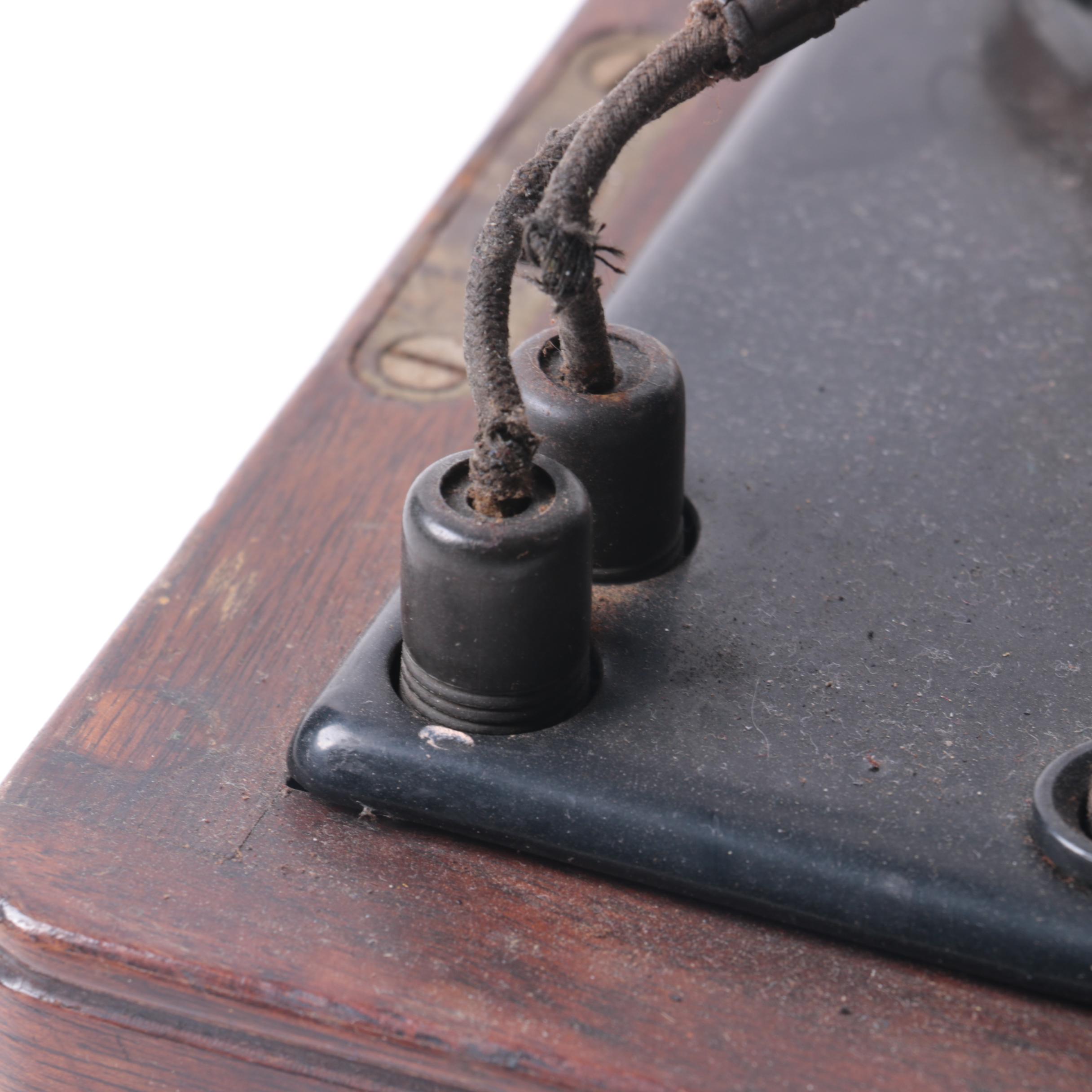 1925 Singer Sewing Machine, Manual And Accessories