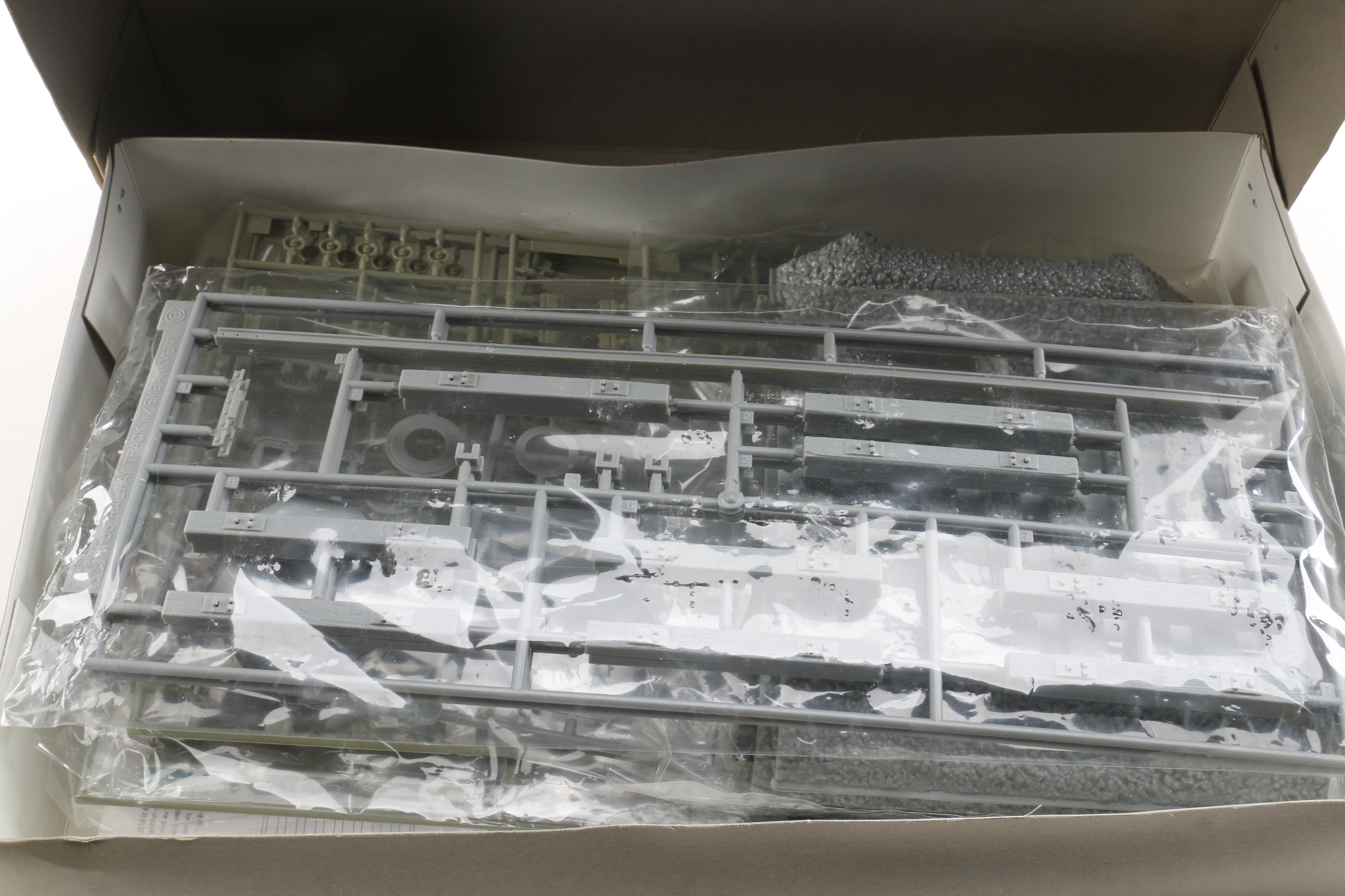 Model Tank Kits by Dragon Models Limited