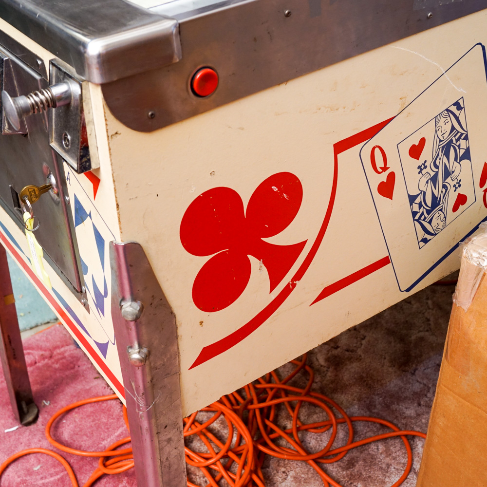 Sonic "Super Straight" Pinball Machine