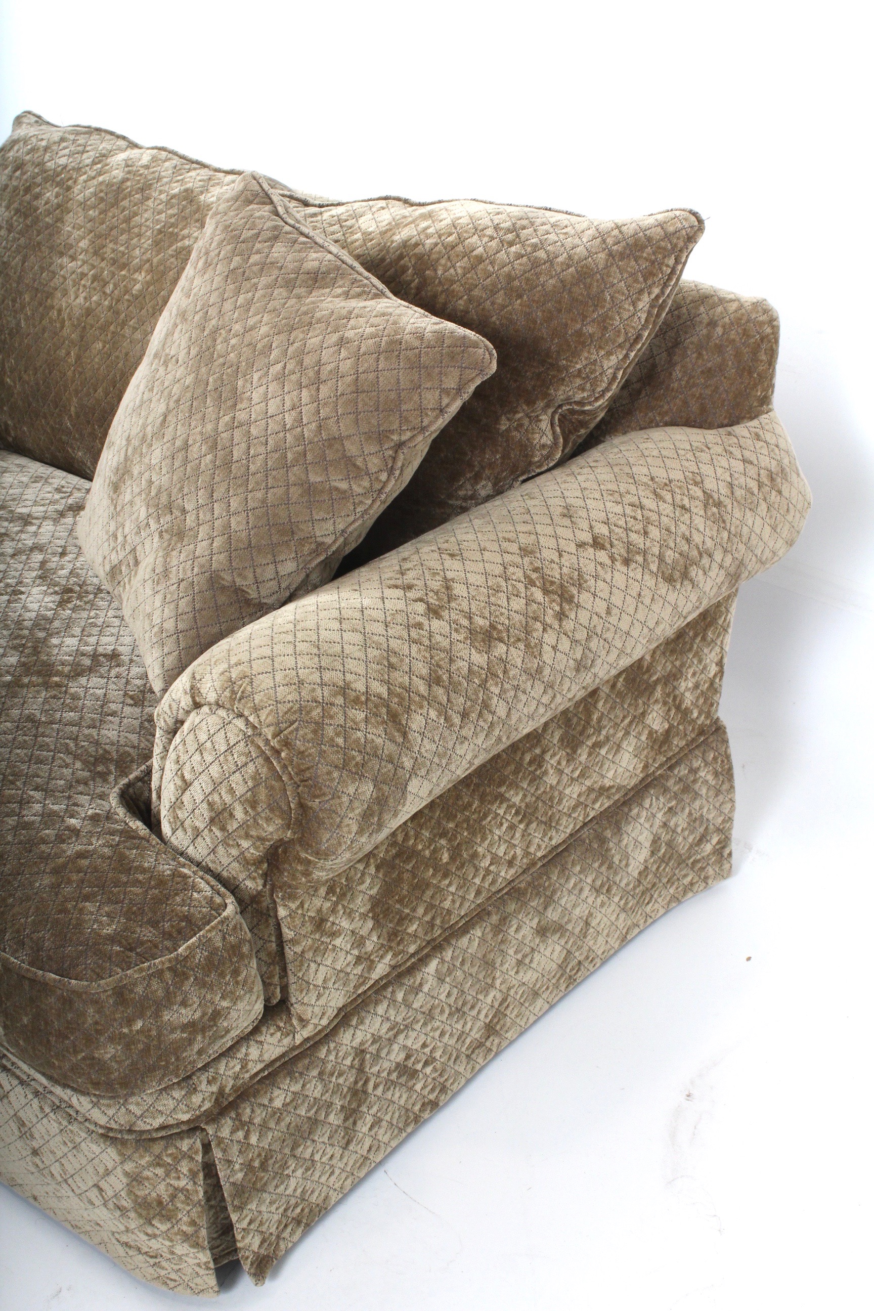 Camden Collection Contemporary Plush Arm Chair