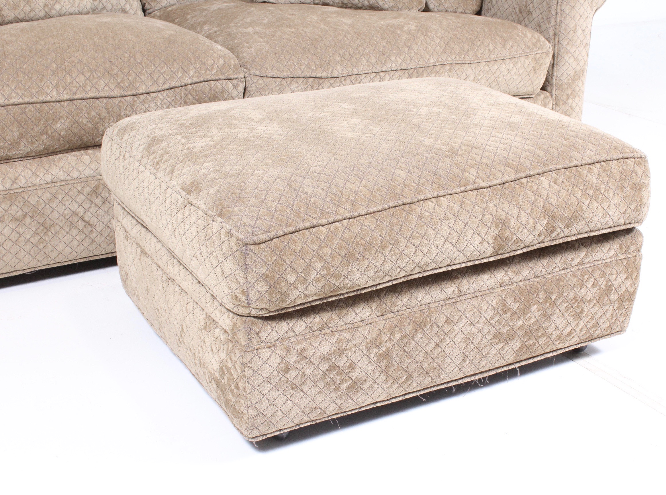 Camden Collection Contemporary Plush Arm Chair