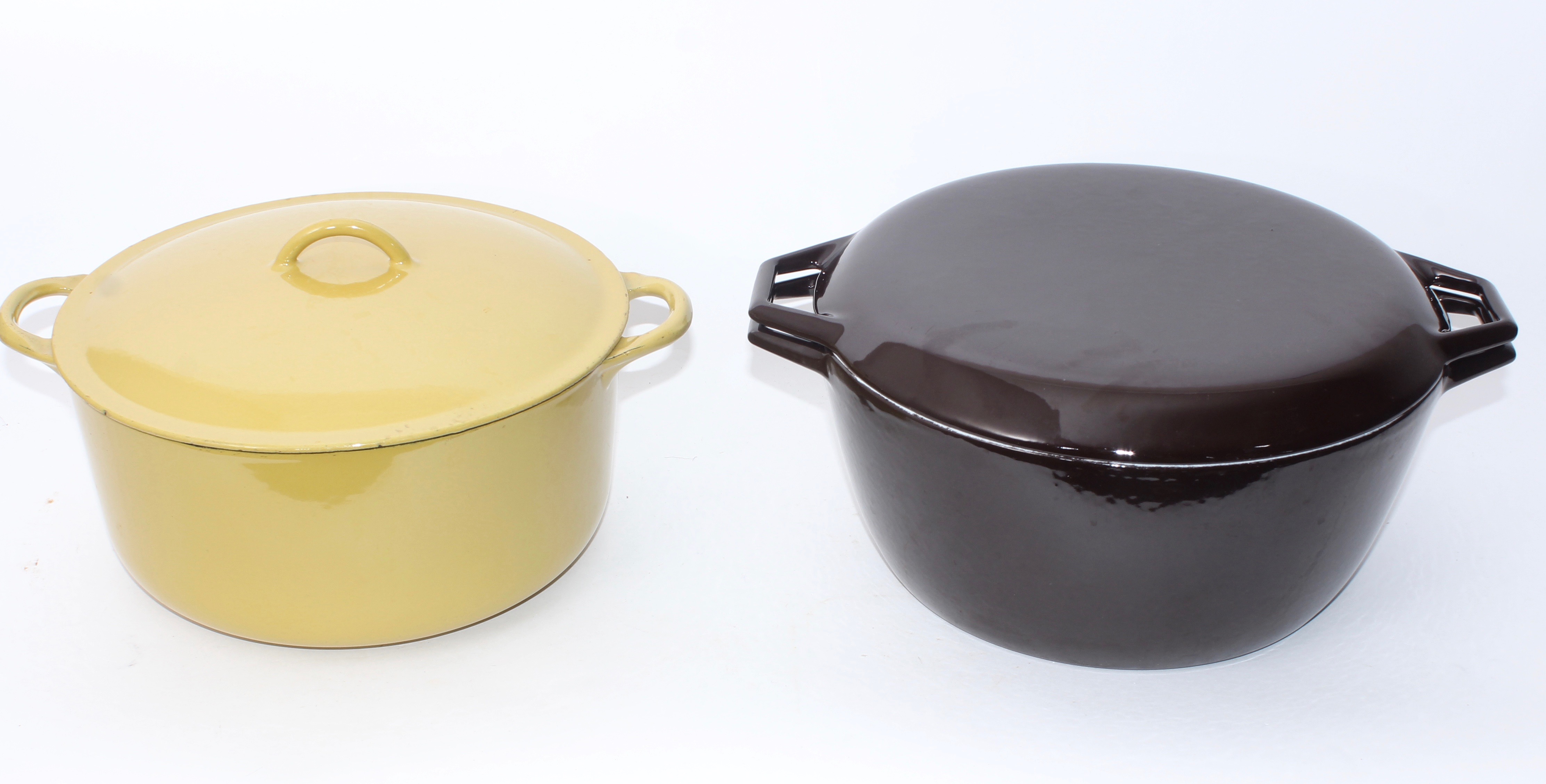 Vintage Iron Dutch Ovens Including Descoware and Nacco