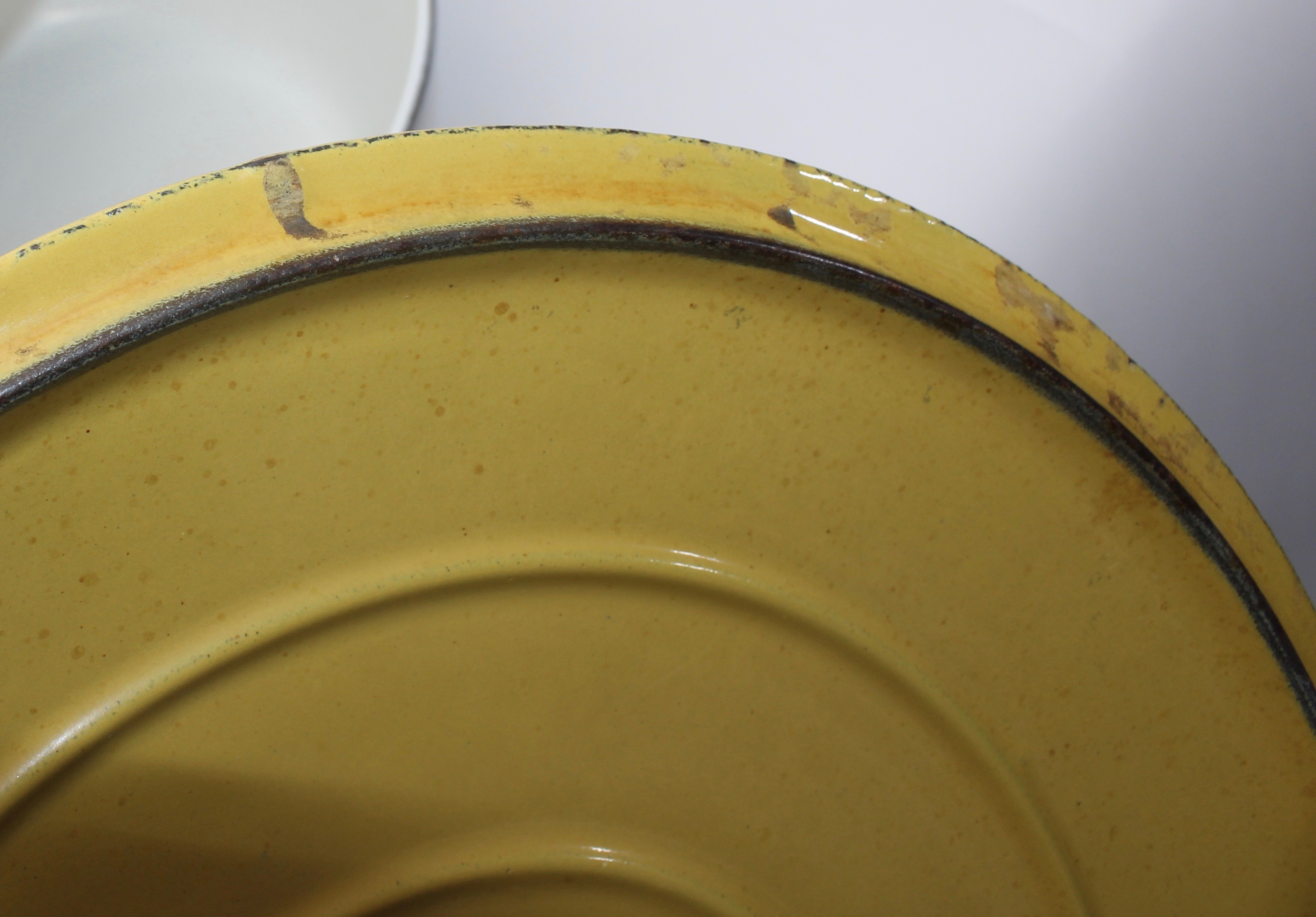 Vintage Iron Dutch Ovens Including Descoware and Nacco