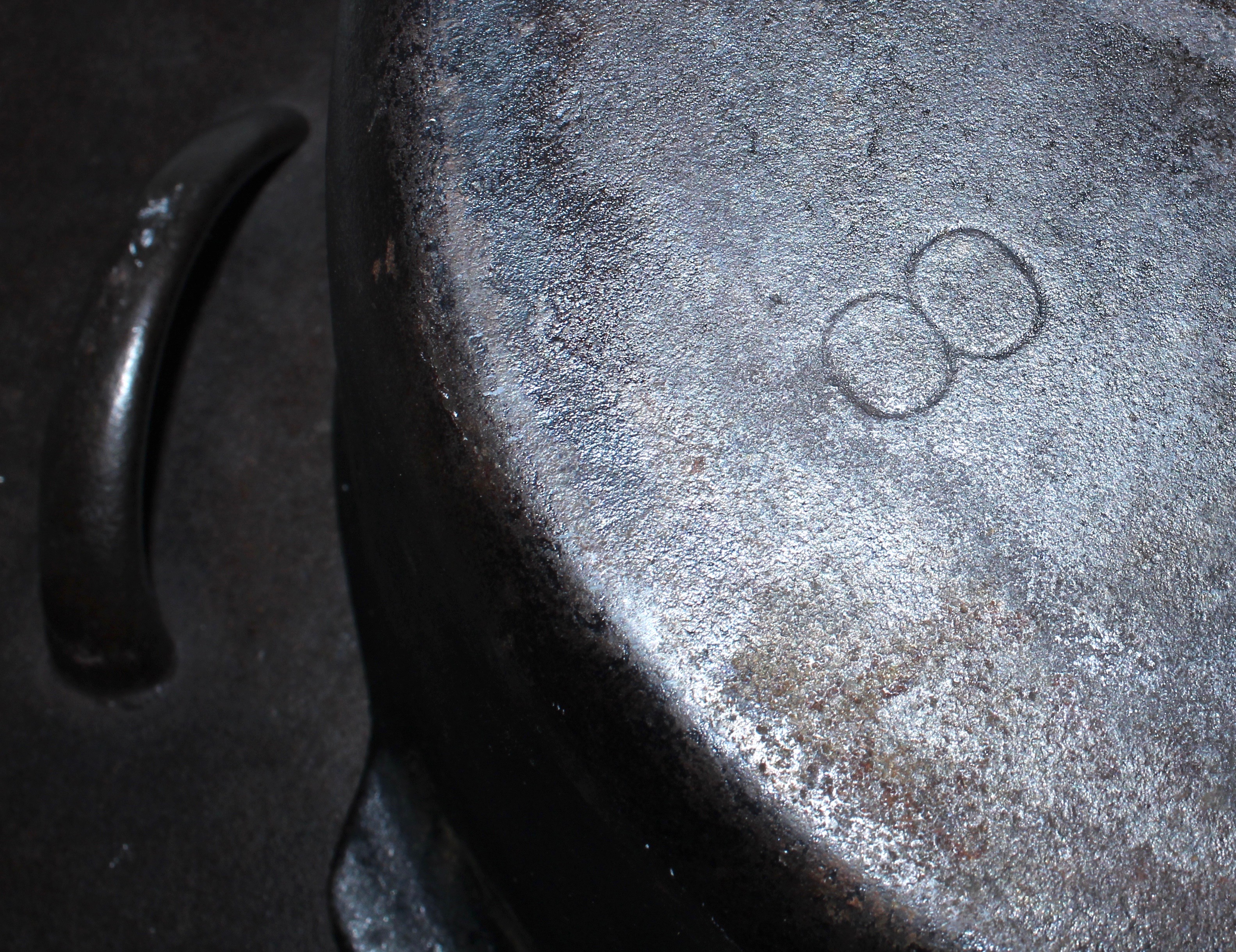 Vintage Iron Dutch Ovens Including Descoware and Nacco