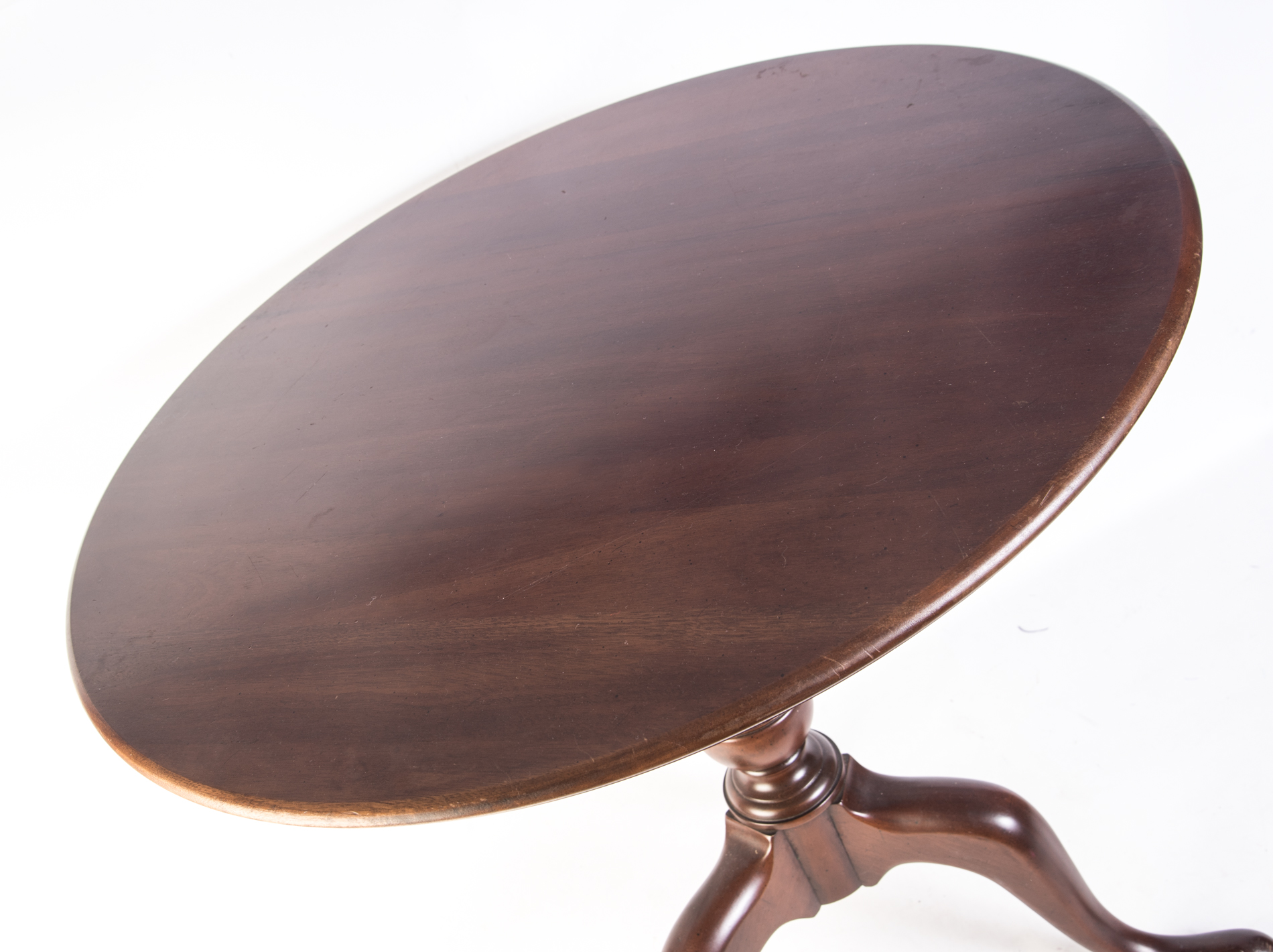 Queen Anne Style Tilt Top Table