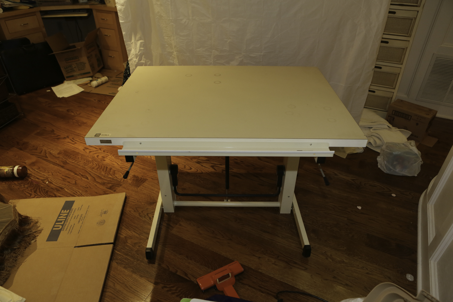 "Vinyseal" Drafting Table by Mutoh