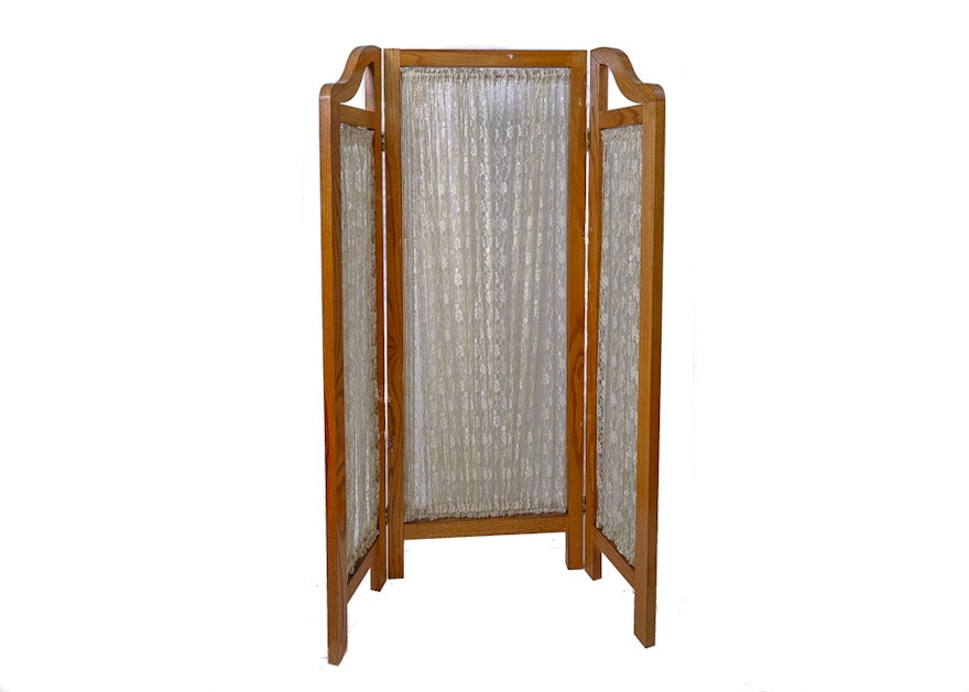 Lace Curtained Changing Screen