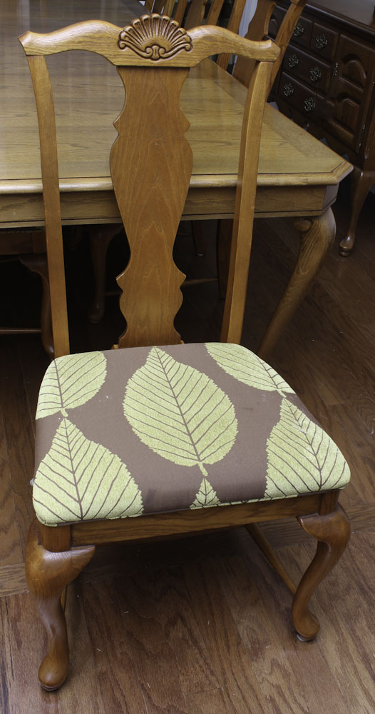 Vintage Queen Anne Style Dining Table and Eight Chairs