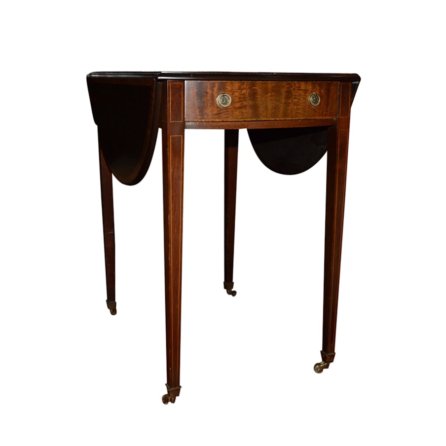 Hepplewhite Style Pembroke Mahogany Drop-Leaf End Table