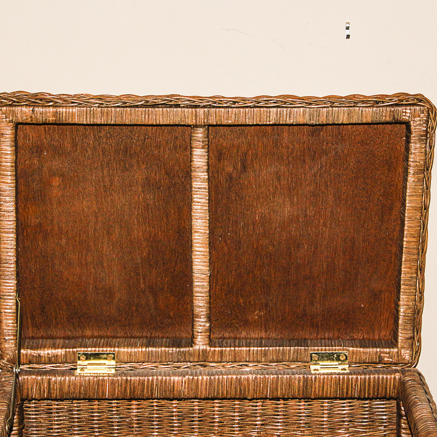 Woven Wicker Trunk with Metal Base