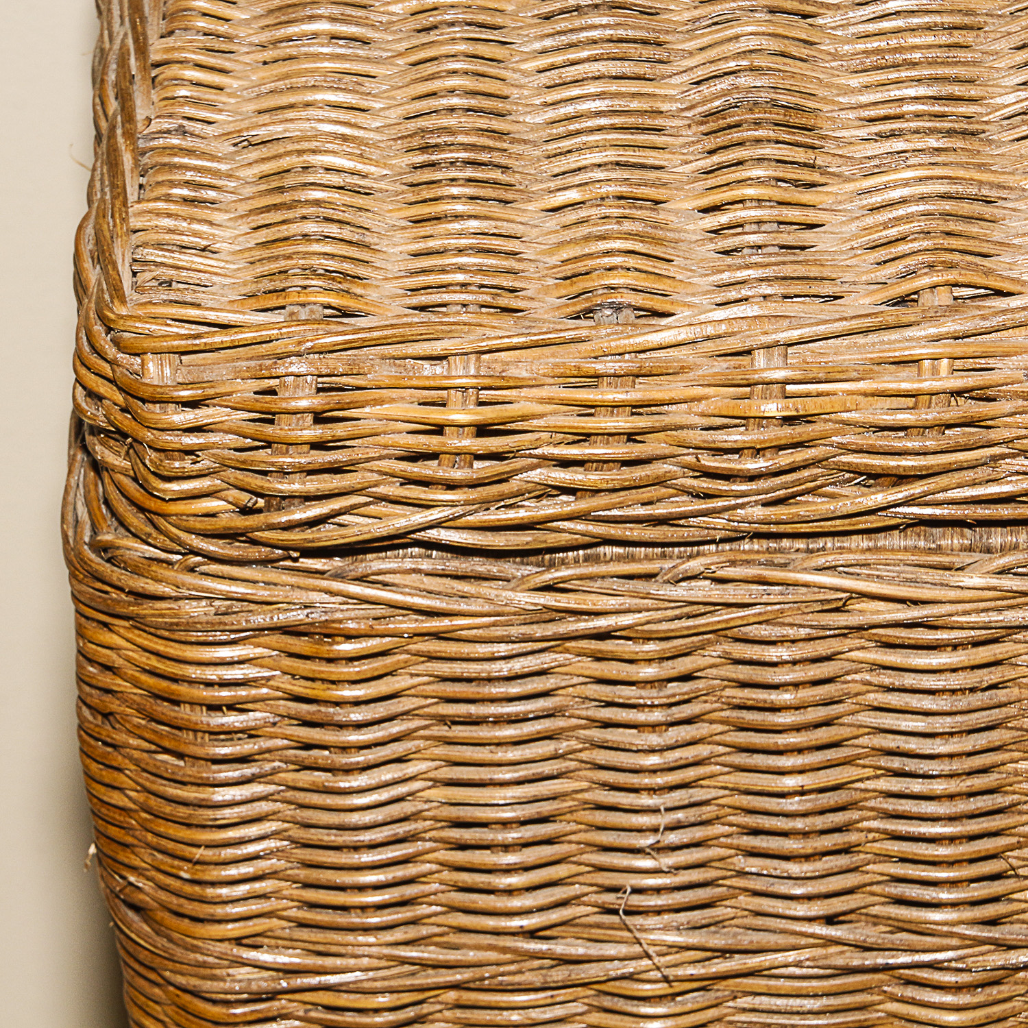 Woven Wicker Trunk with Metal Base