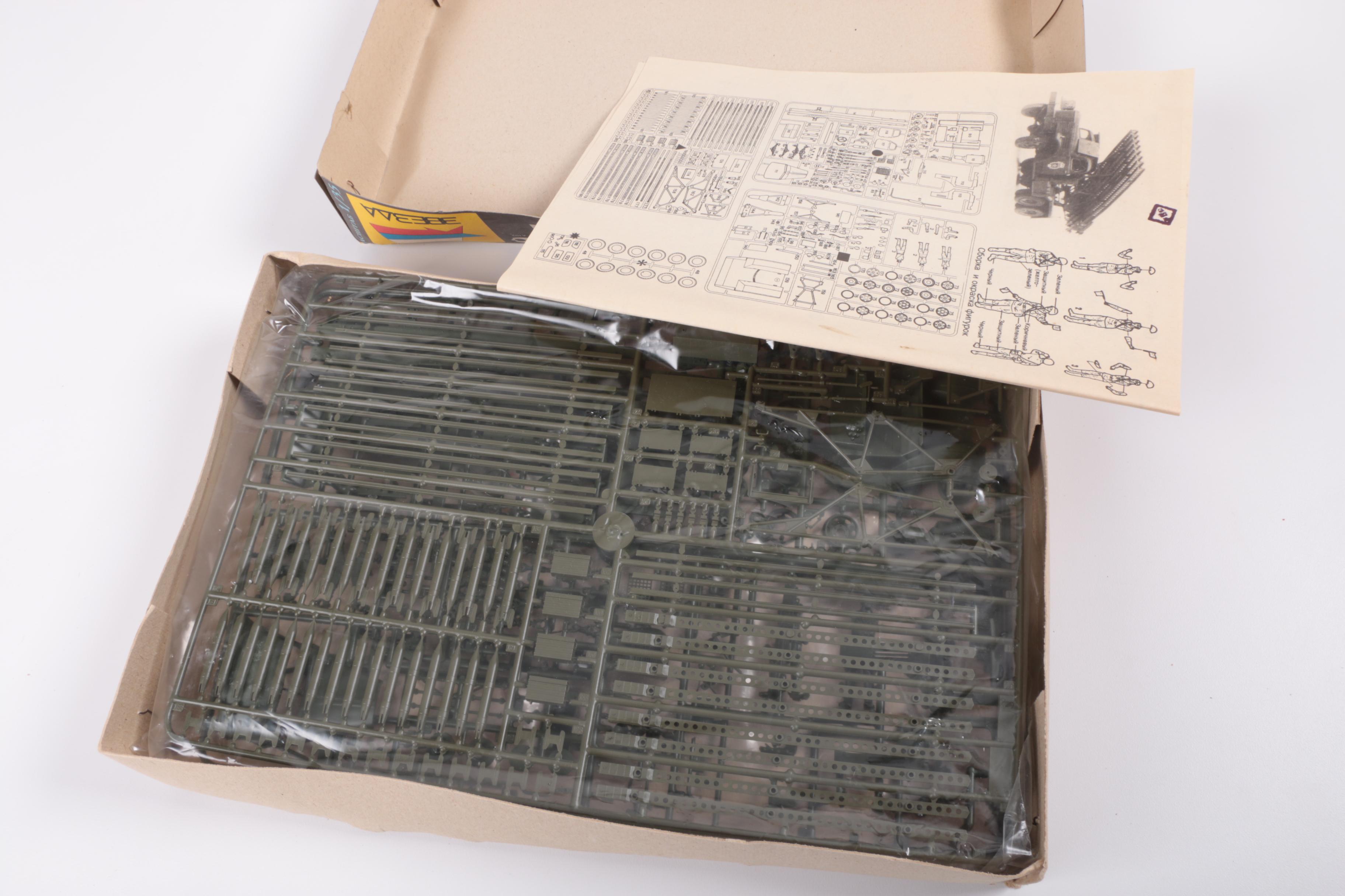 Zvezda 1/35 Scale Military Model Kits