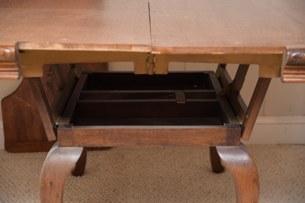 Vintage Oak Expanding Dining Table