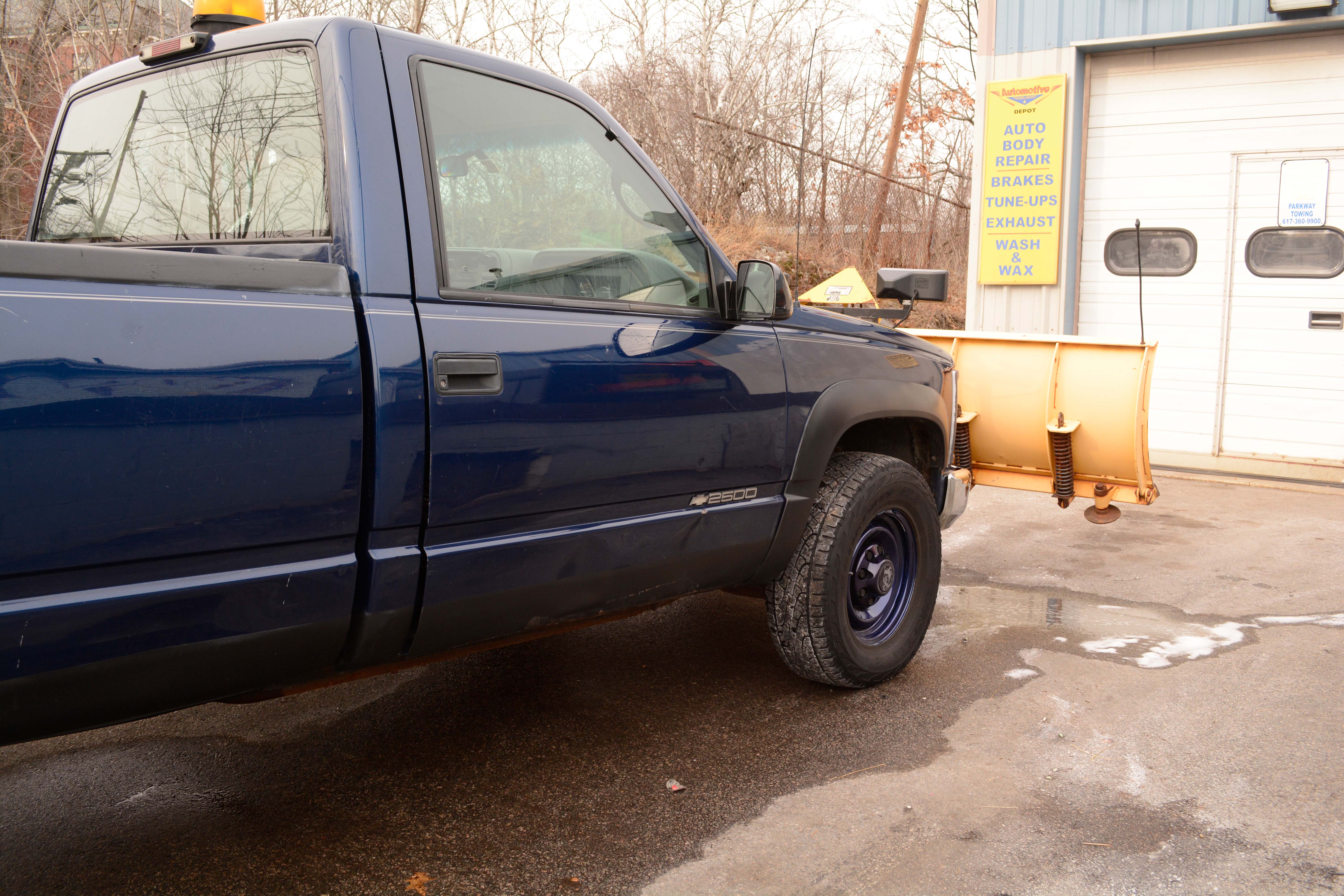 2000 Chevrolet Silverado 2500 4x4 with Fisher Plow