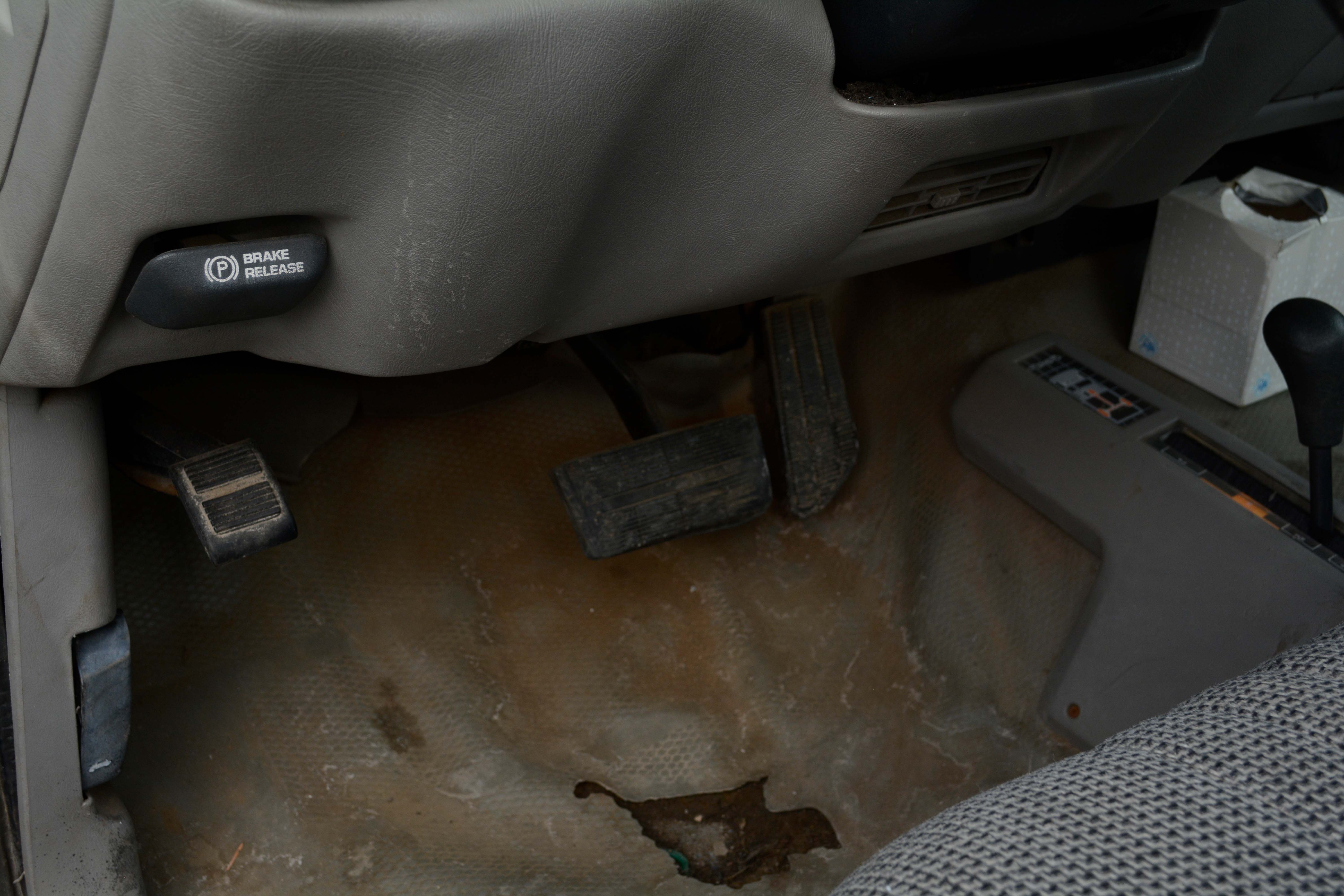 2000 Chevrolet Silverado 2500 4x4 with Fisher Plow