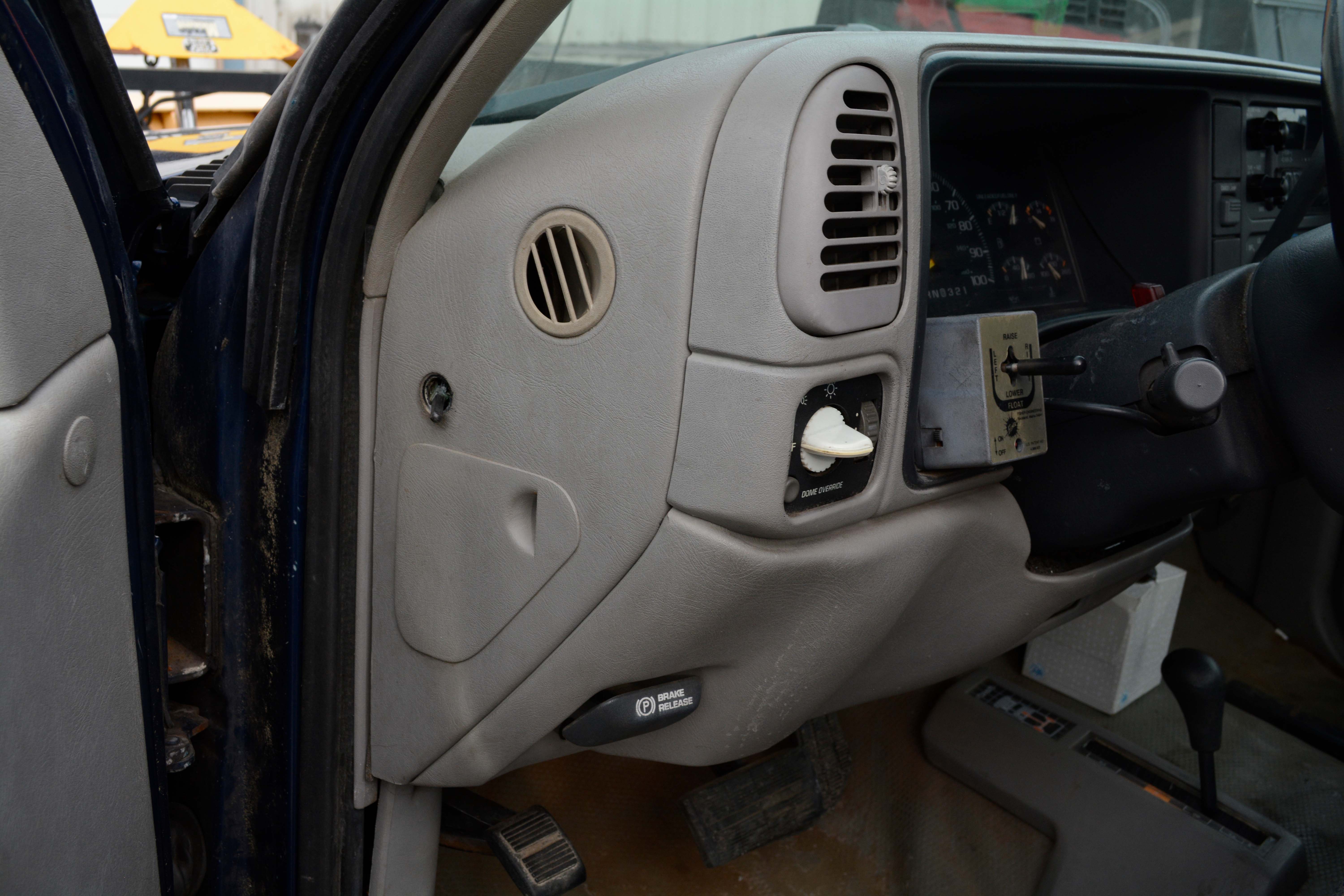 2000 Chevrolet Silverado 2500 4x4 with Fisher Plow