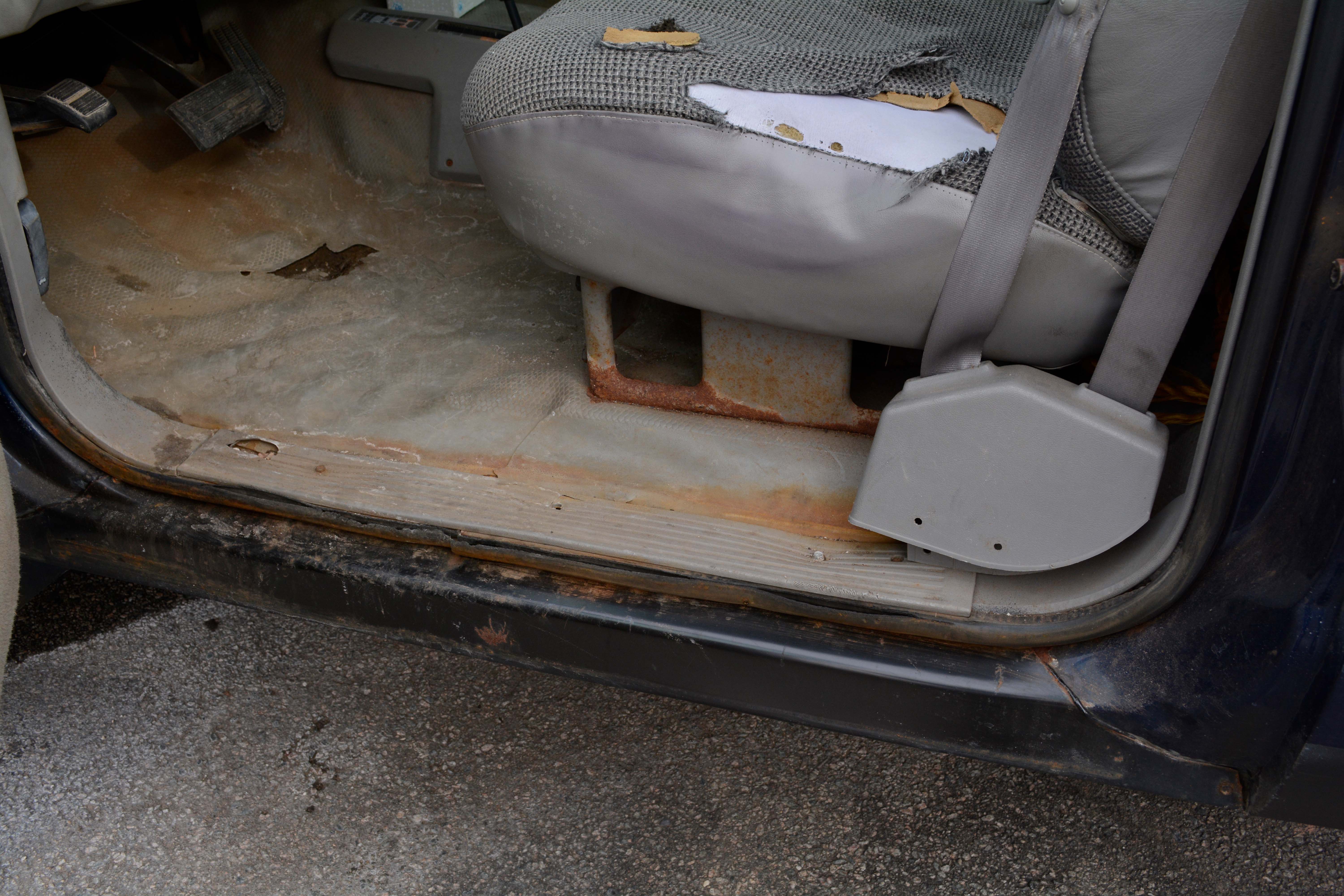 2000 Chevrolet Silverado 2500 4x4 with Fisher Plow