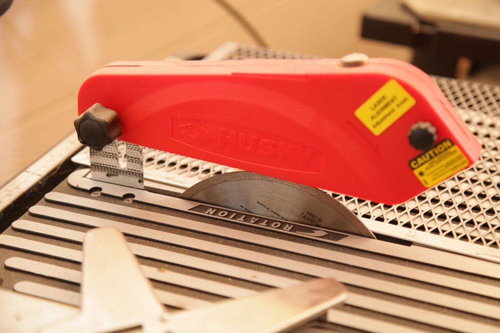 Husky THD750L Tile and Stone Wet Laser Saw