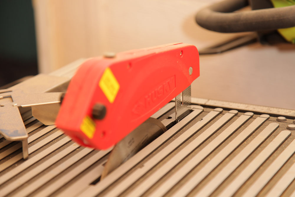 Husky THD750L Tile and Stone Wet Laser Saw