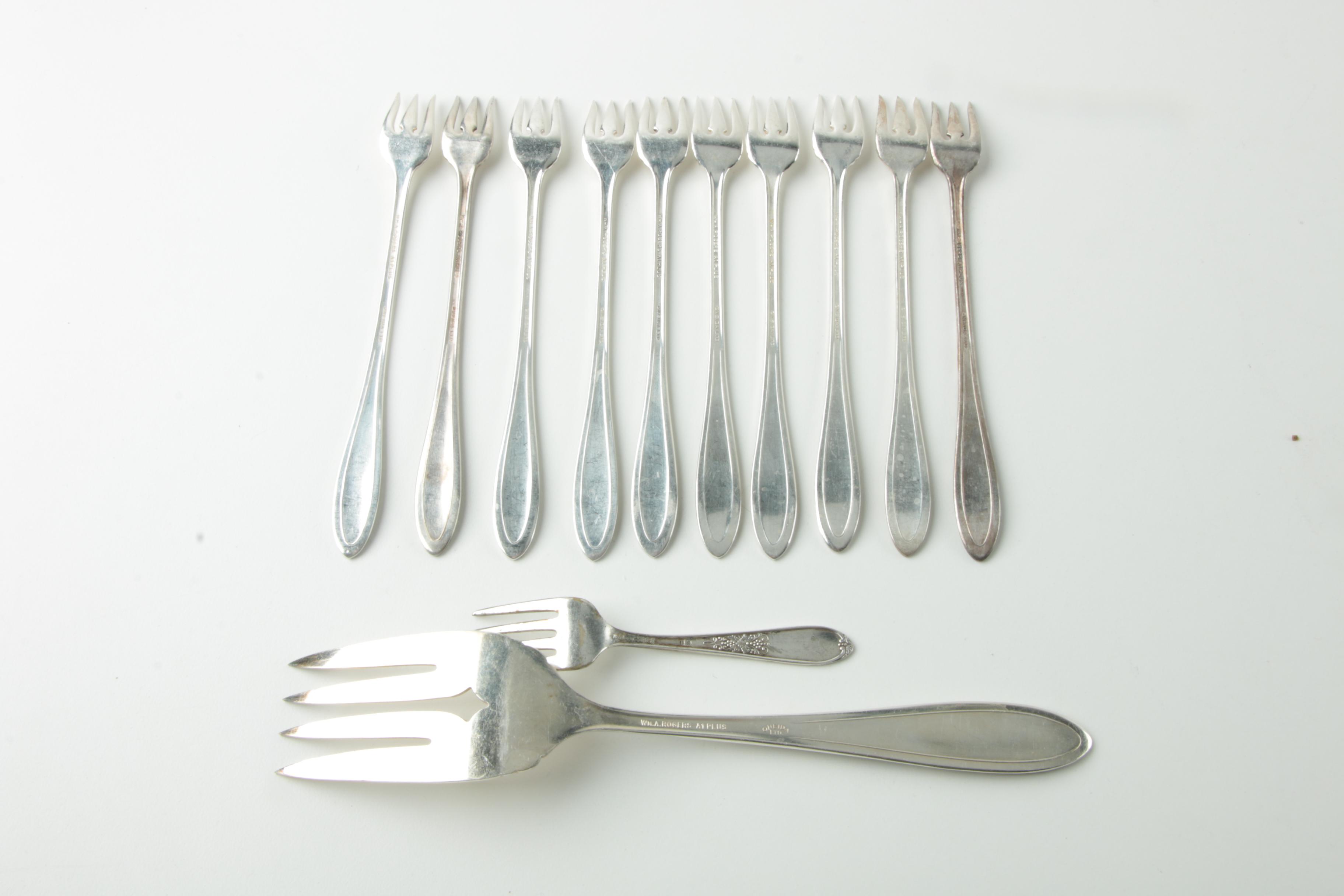 Wm A. Rogers "Ramona/Brentwood/Lakewood" Silver-Plated Flatware Set