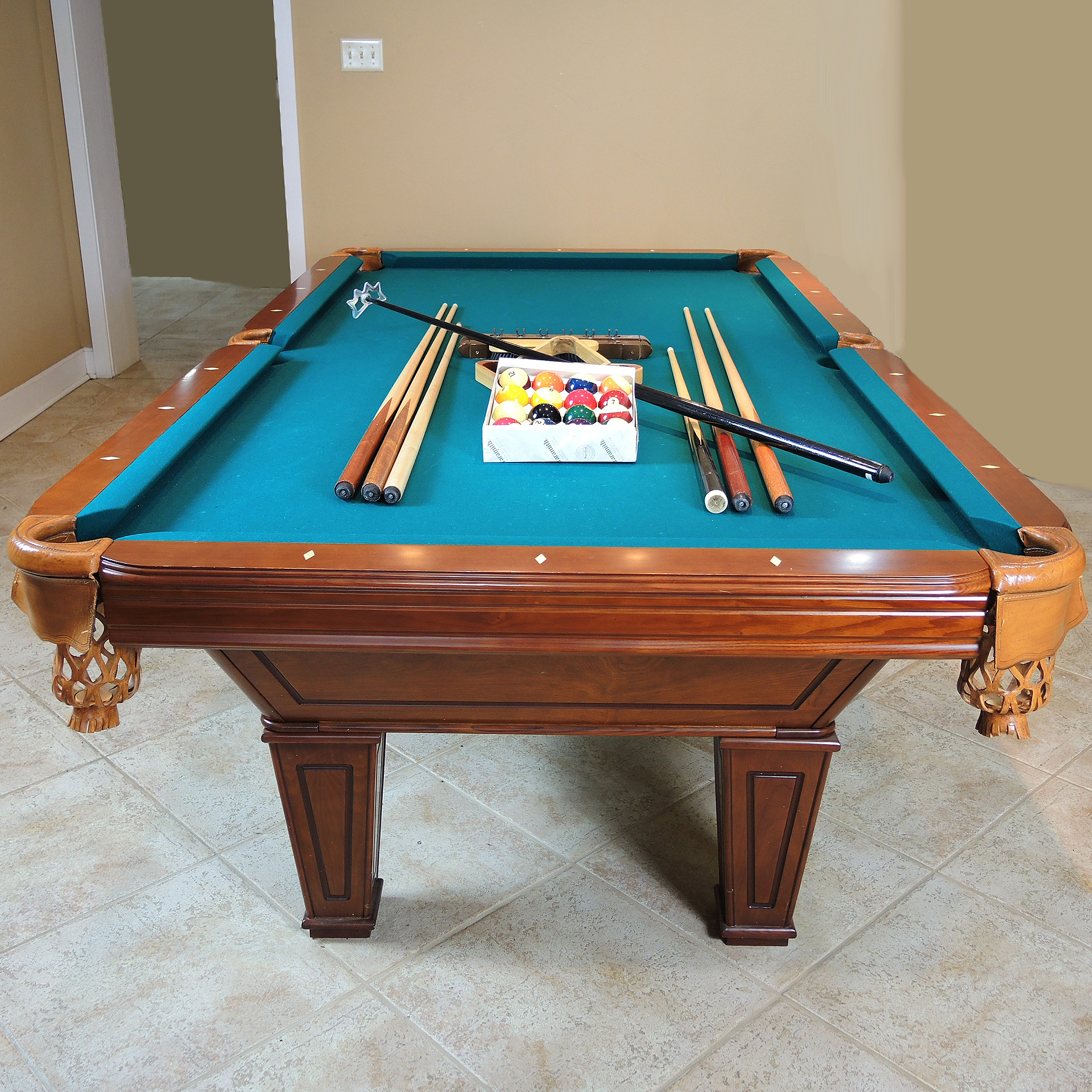 Aramith Billiard Table | EBTH
