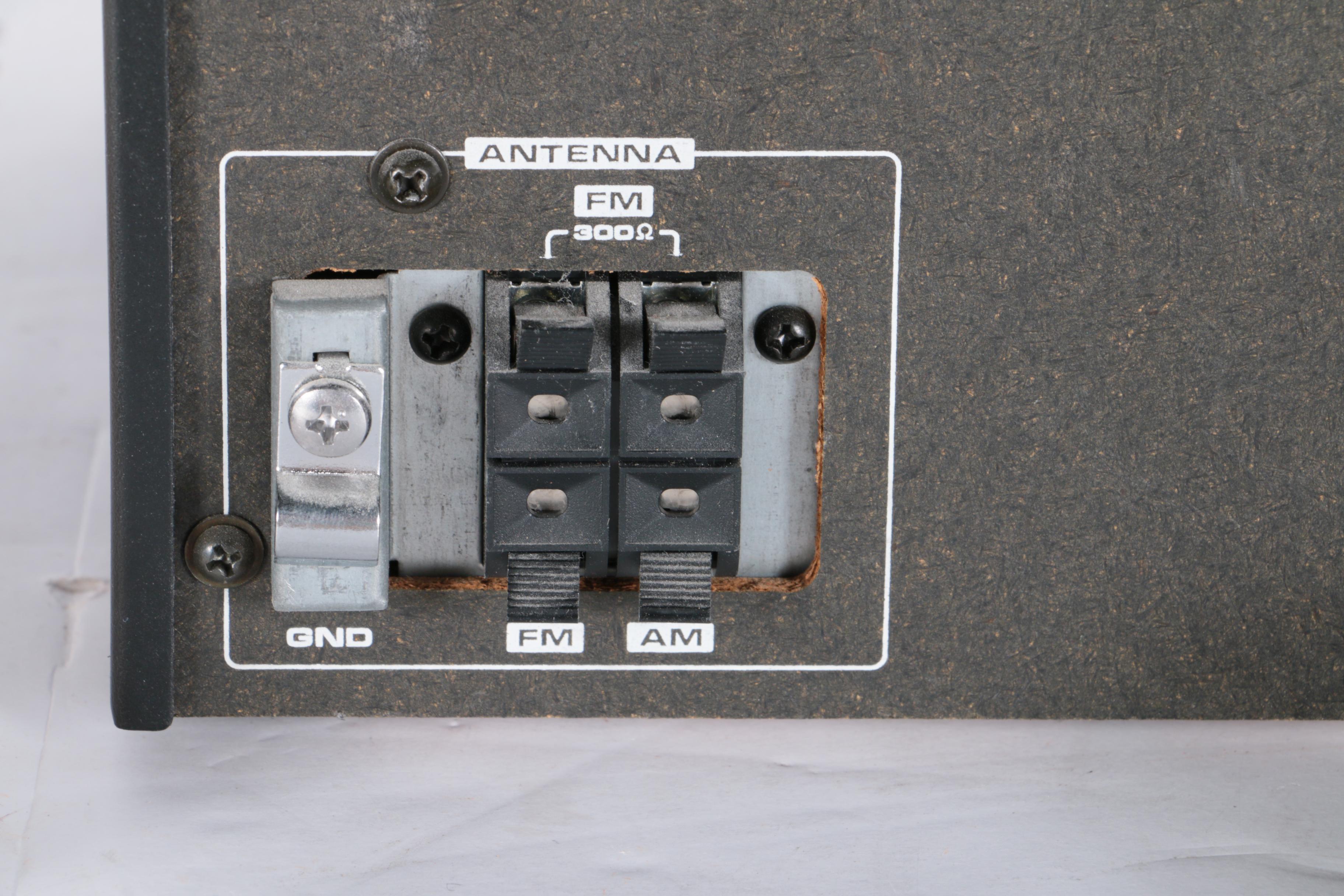 Fisher Stereo System and Speakers