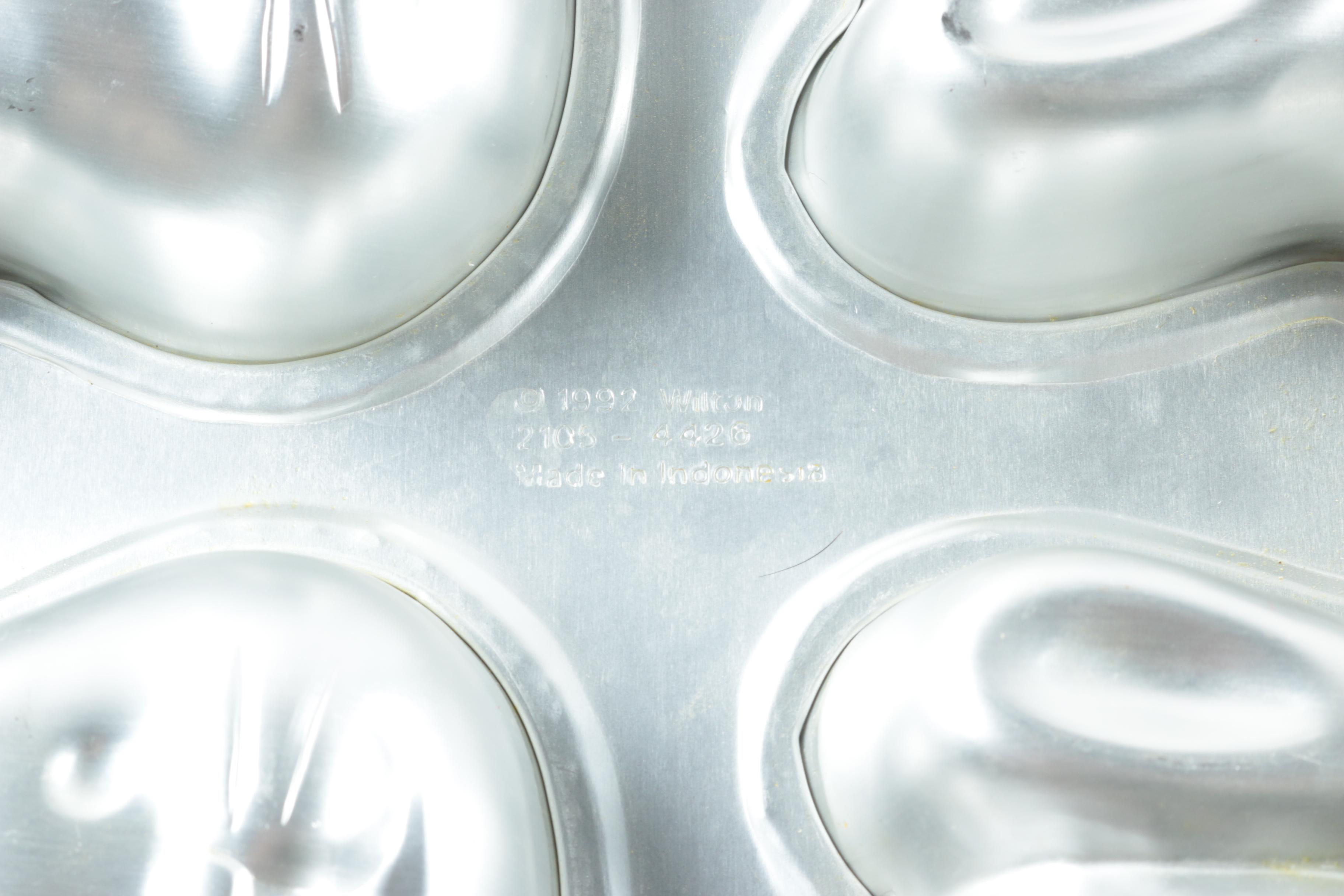 Assortment of Bakeware and Cake Pans