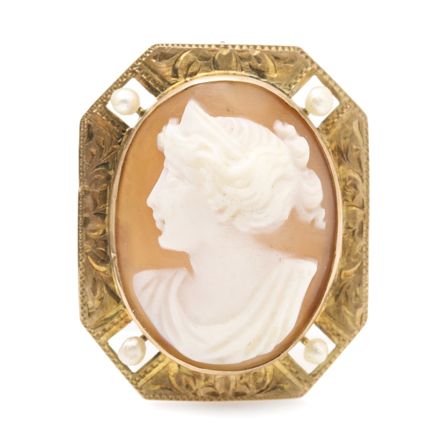 Vintage 10K Yellow Gold Carved Helmet Shell Cameo Brooch with Cultured Pearls