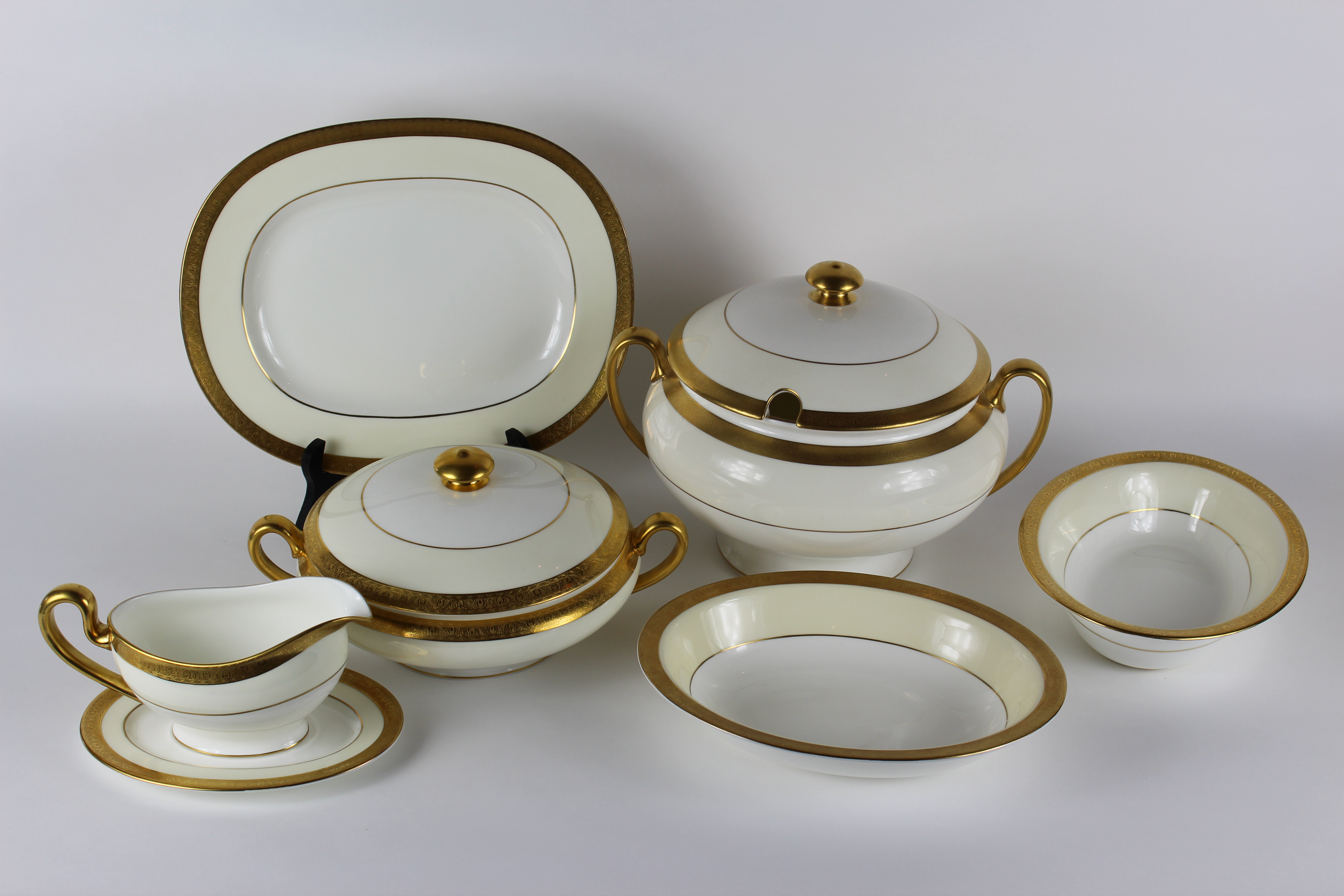 Minton Fine Bone China Dinnerware Plus Serving Pieces including "Buckingham"