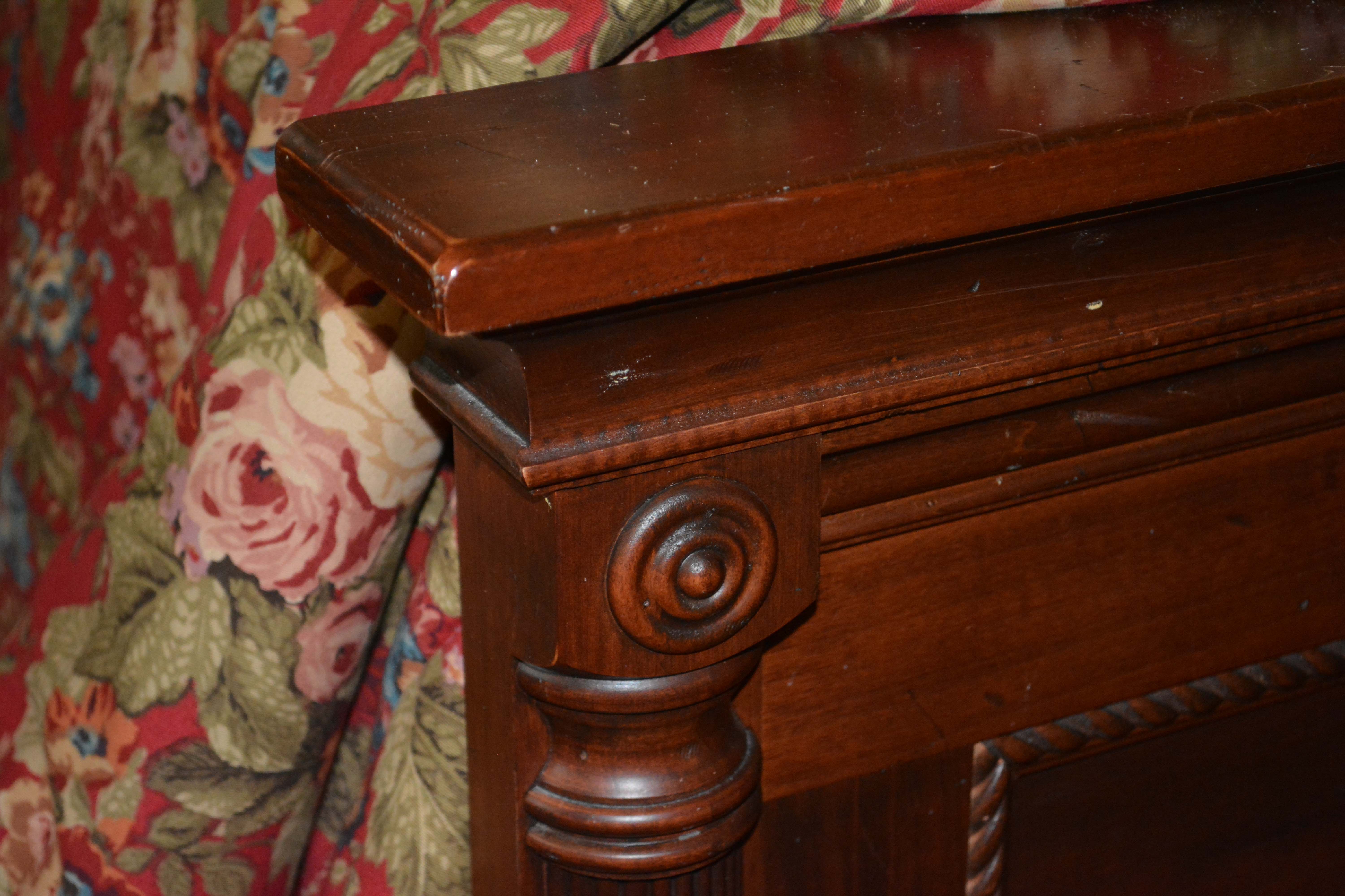 Vintage Traditional Style Queen Bed Frame