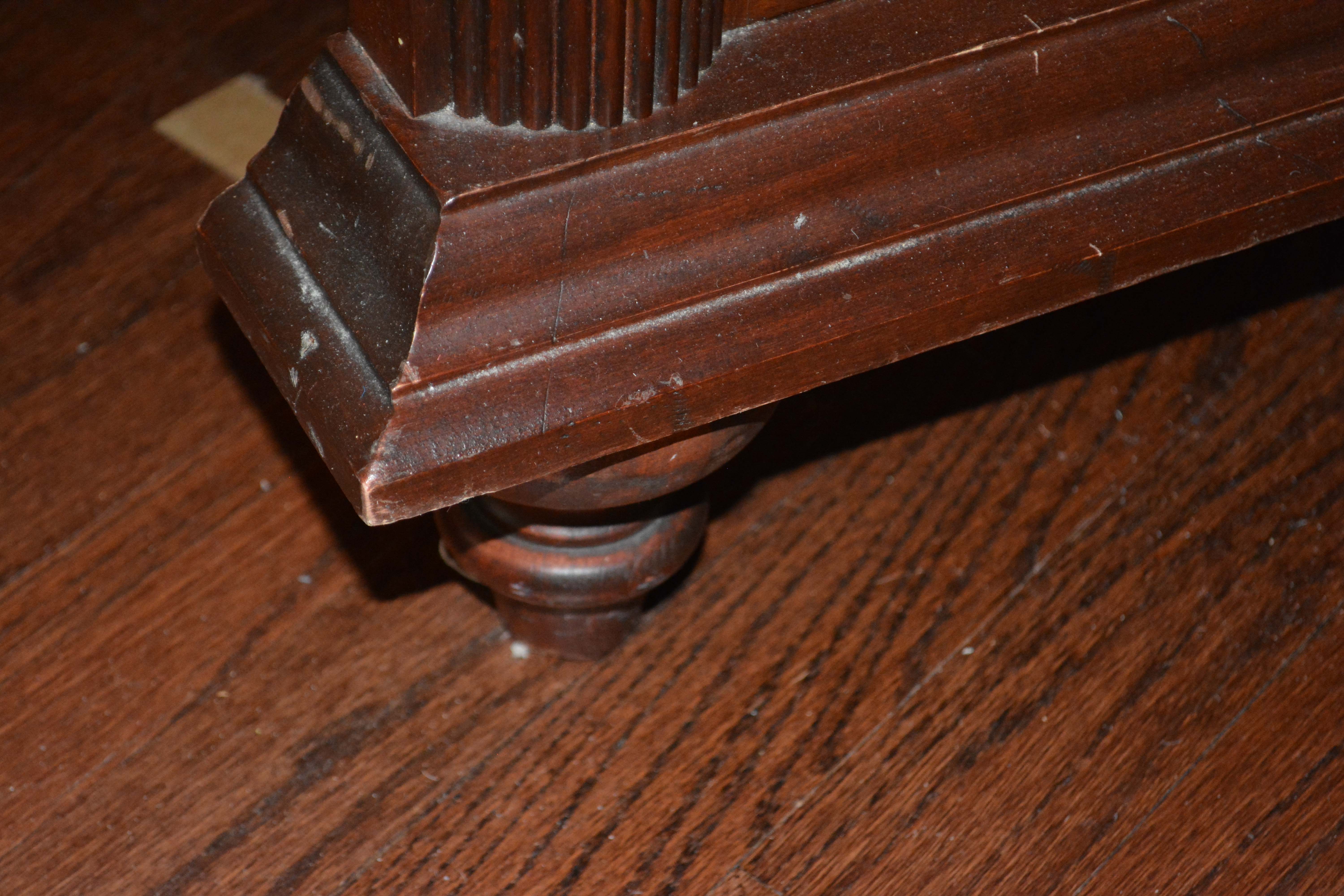 Vintage Traditional Style Queen Bed Frame