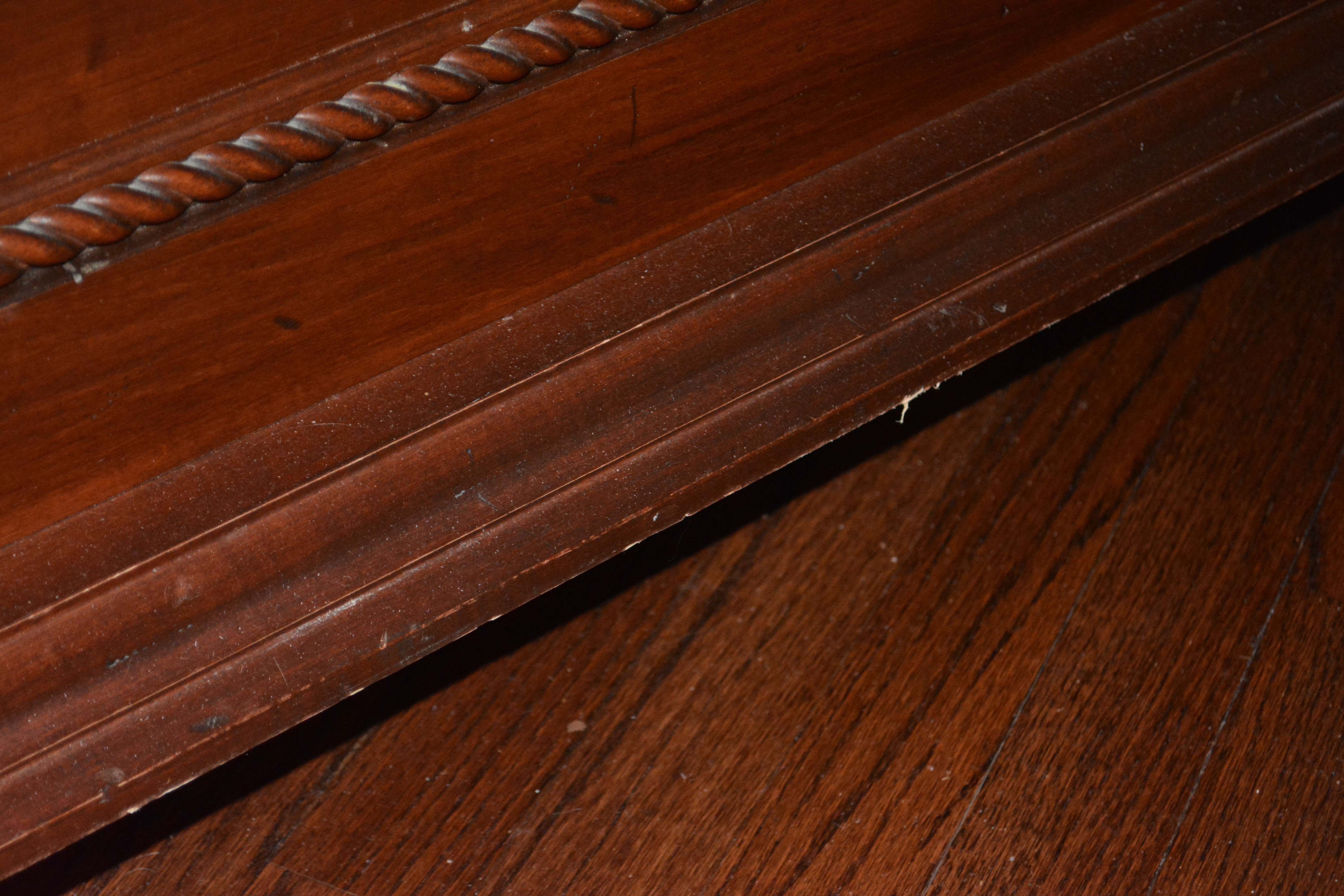 Vintage Traditional Style Queen Bed Frame